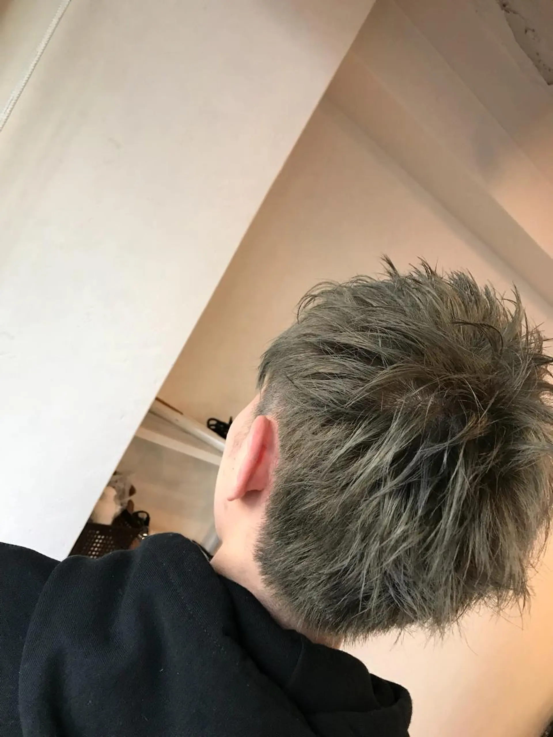 ショート アッシュ ヘアカラー Selene hair OSAKAのヘアスタイル