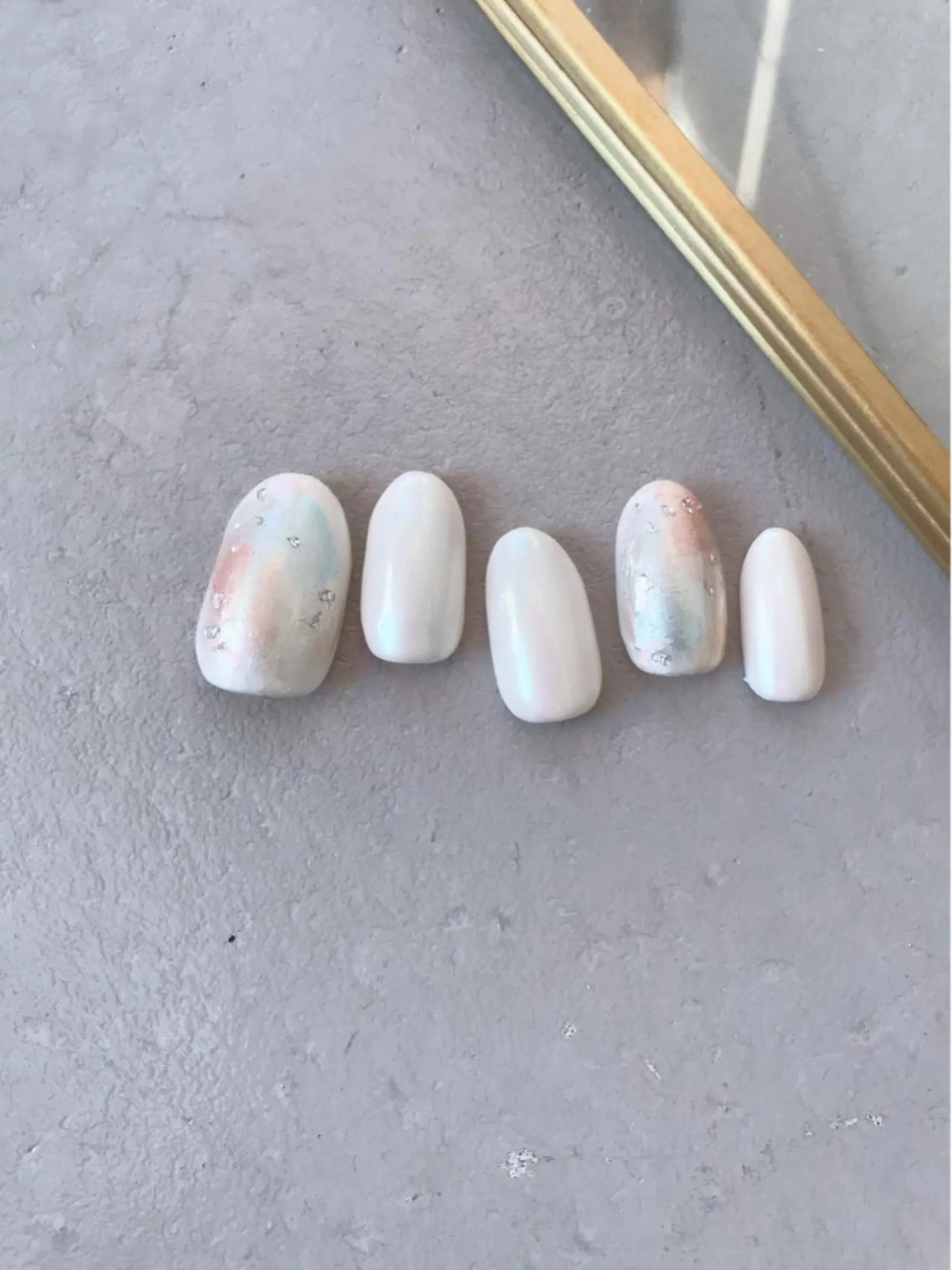 ネイル アートネイル オーロラネイル ミラーネイル ニュアンスネイル ホワイト ハンドネイル ハンドケア Baden Nail ﾊﾞ-ﾃﾞﾝ ﾈｲﾙのネイルデザイン