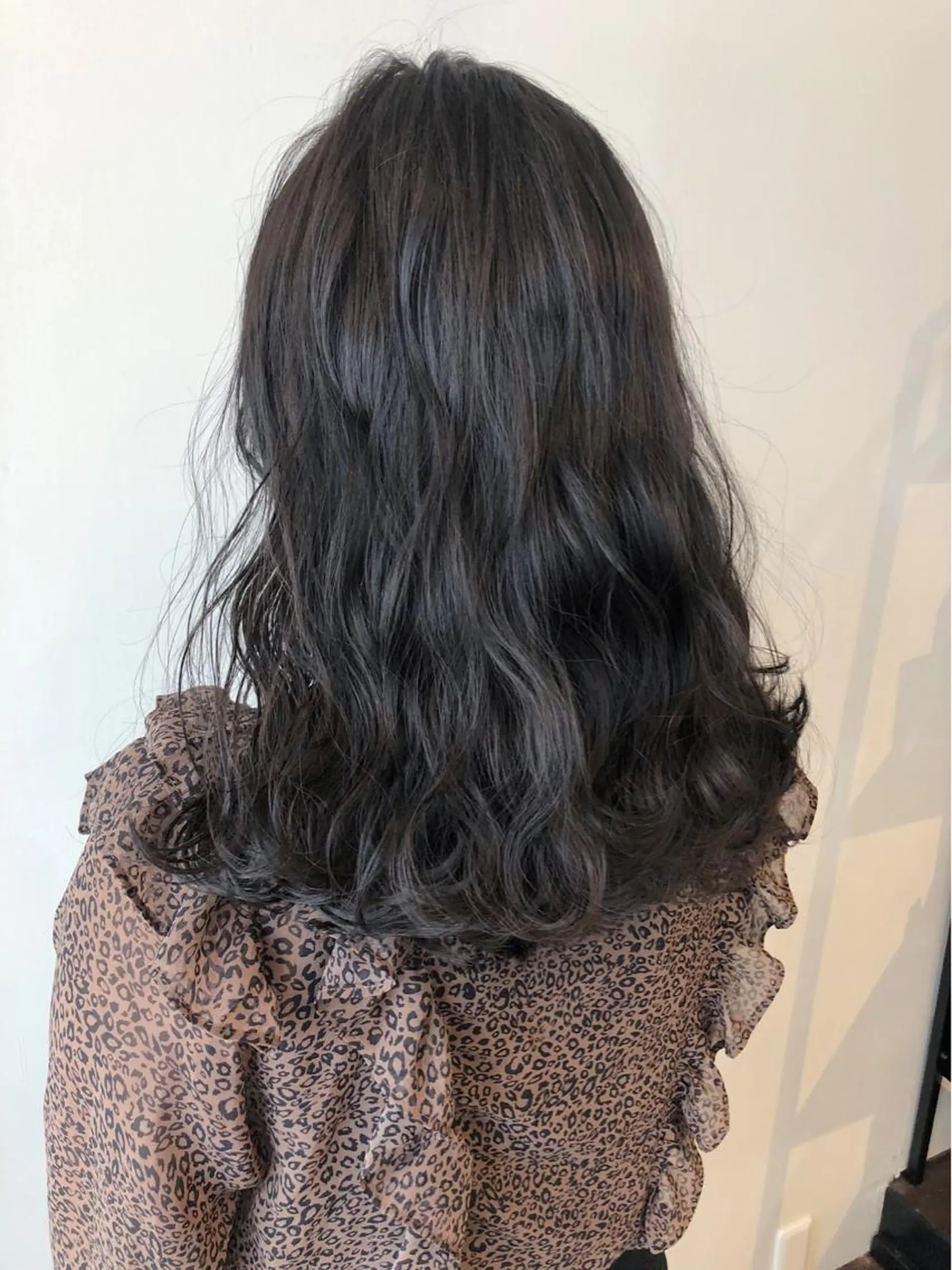 ミディアム カラー 安藤 佑衣のヘアスタイル