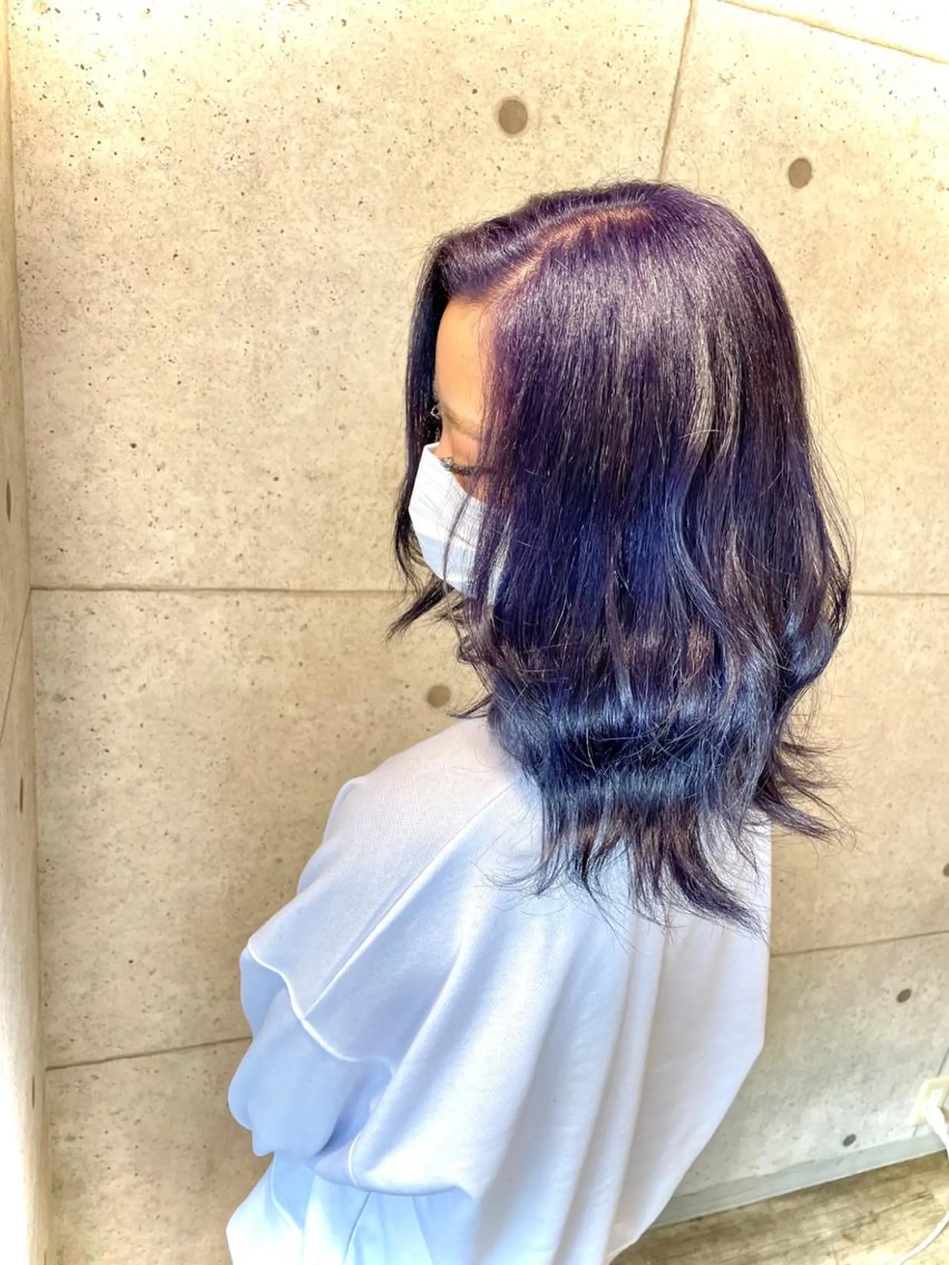 ミディアム カラー ベージュカラー グレージュ 韓国風/小顔レイヤー /艶カラーのヘアスタイル