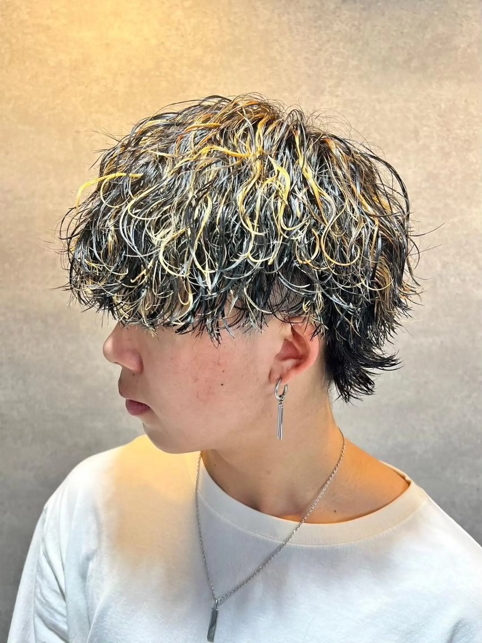 ミディアム カラー パーマ メンズ カット ヘアカラー パーマ 🔥メンズ特化🔥 藍斗のヘアスタイル