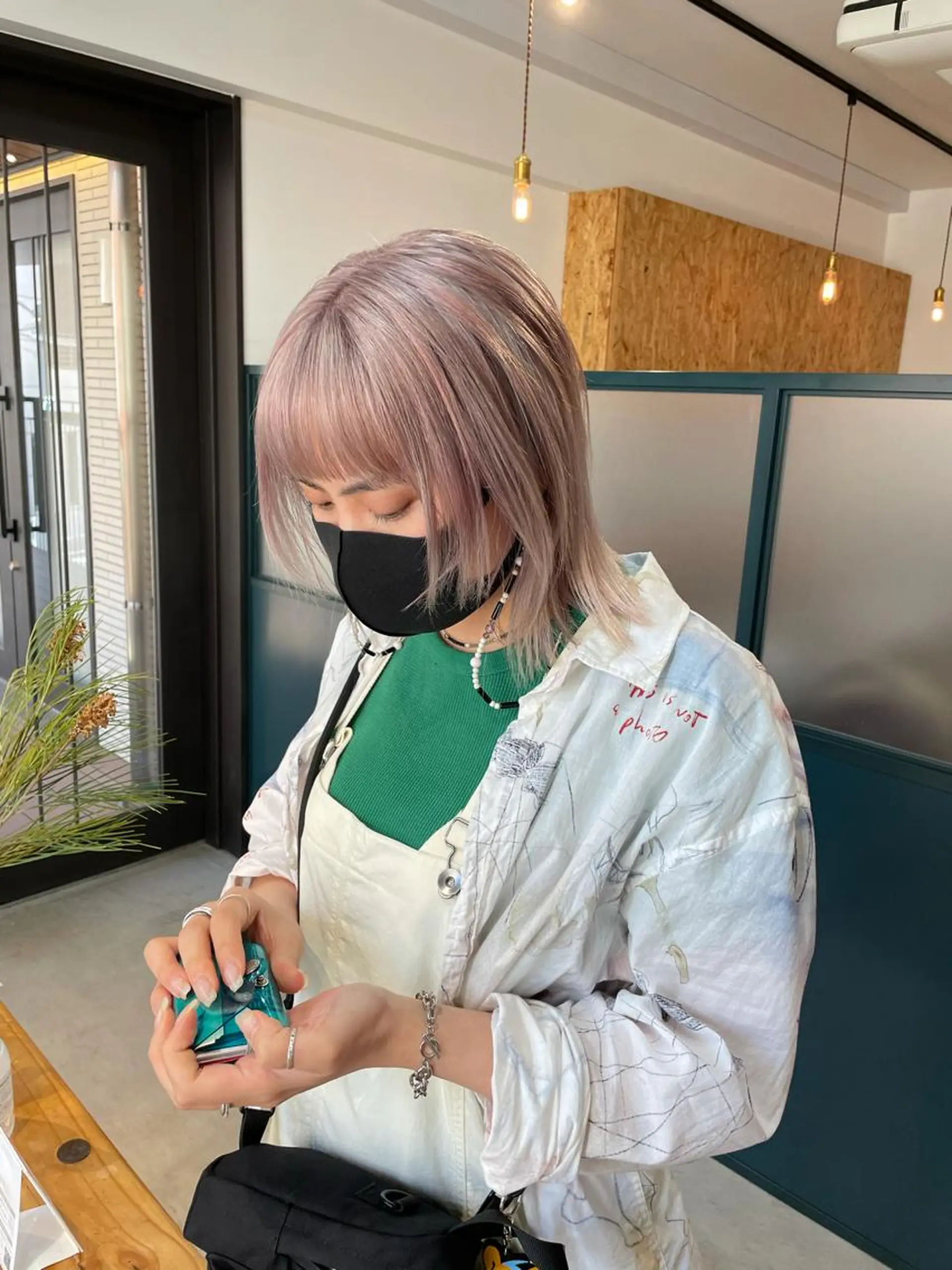 ミディアム カラー ブロンド ハイライトカラー ピンクカラー レッドカラー ハイライト Miku /ブリーチ/ボブのヘアスタイル