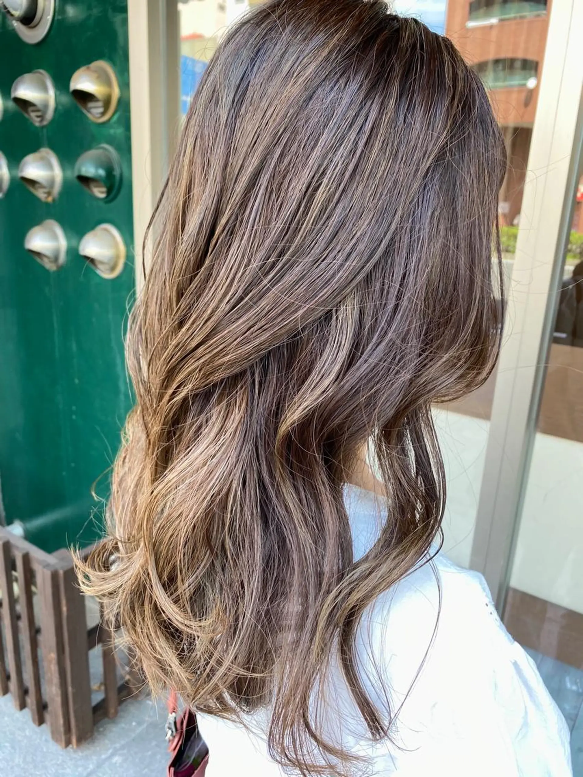 ロング カラー グレージュ ハイライトカラー ハイライト カット ヘアカラー トリートメント 日比 貴大/ minim hairのヘアスタイル