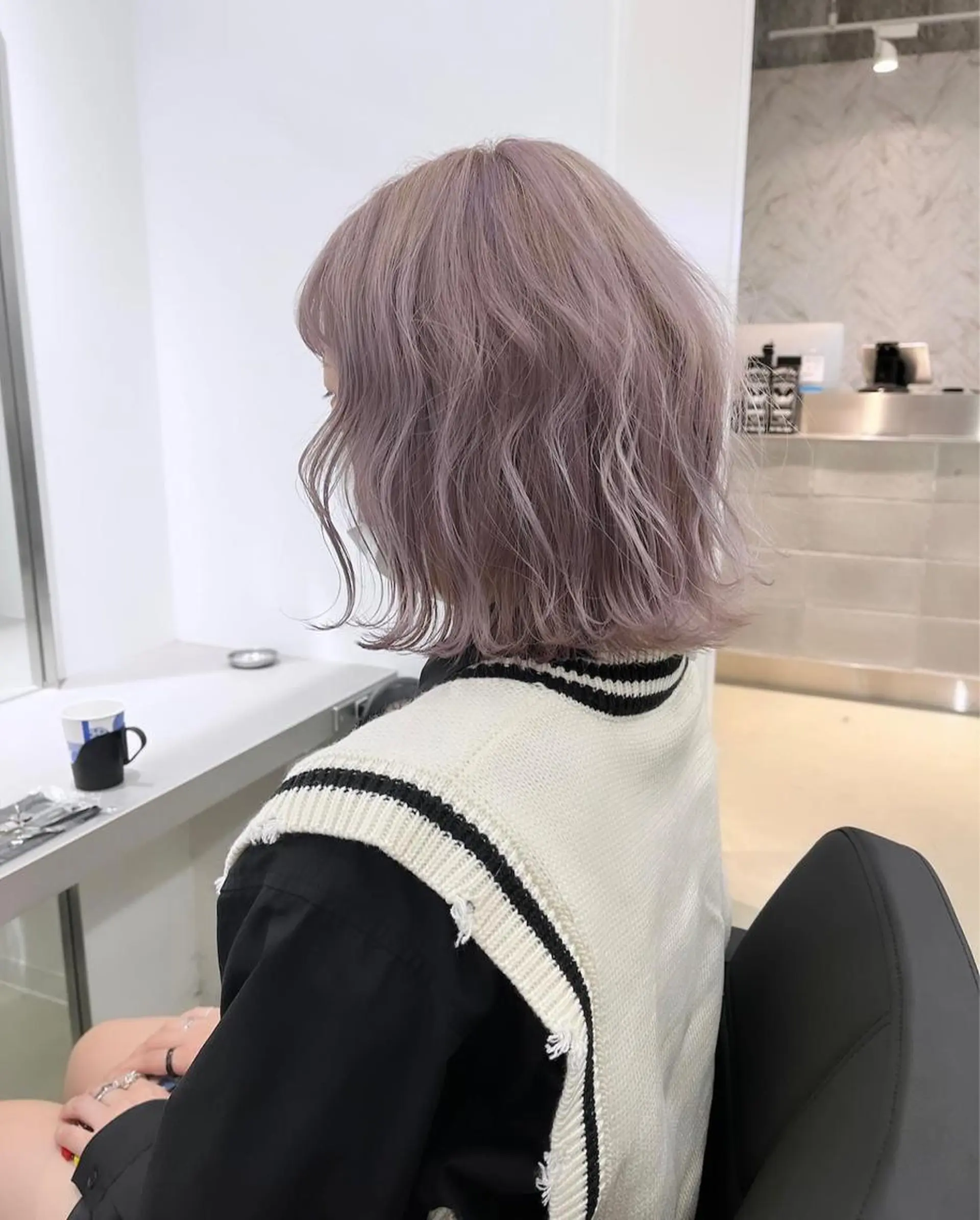 ショート karin💋海外 バタフライカットのヘアスタイル