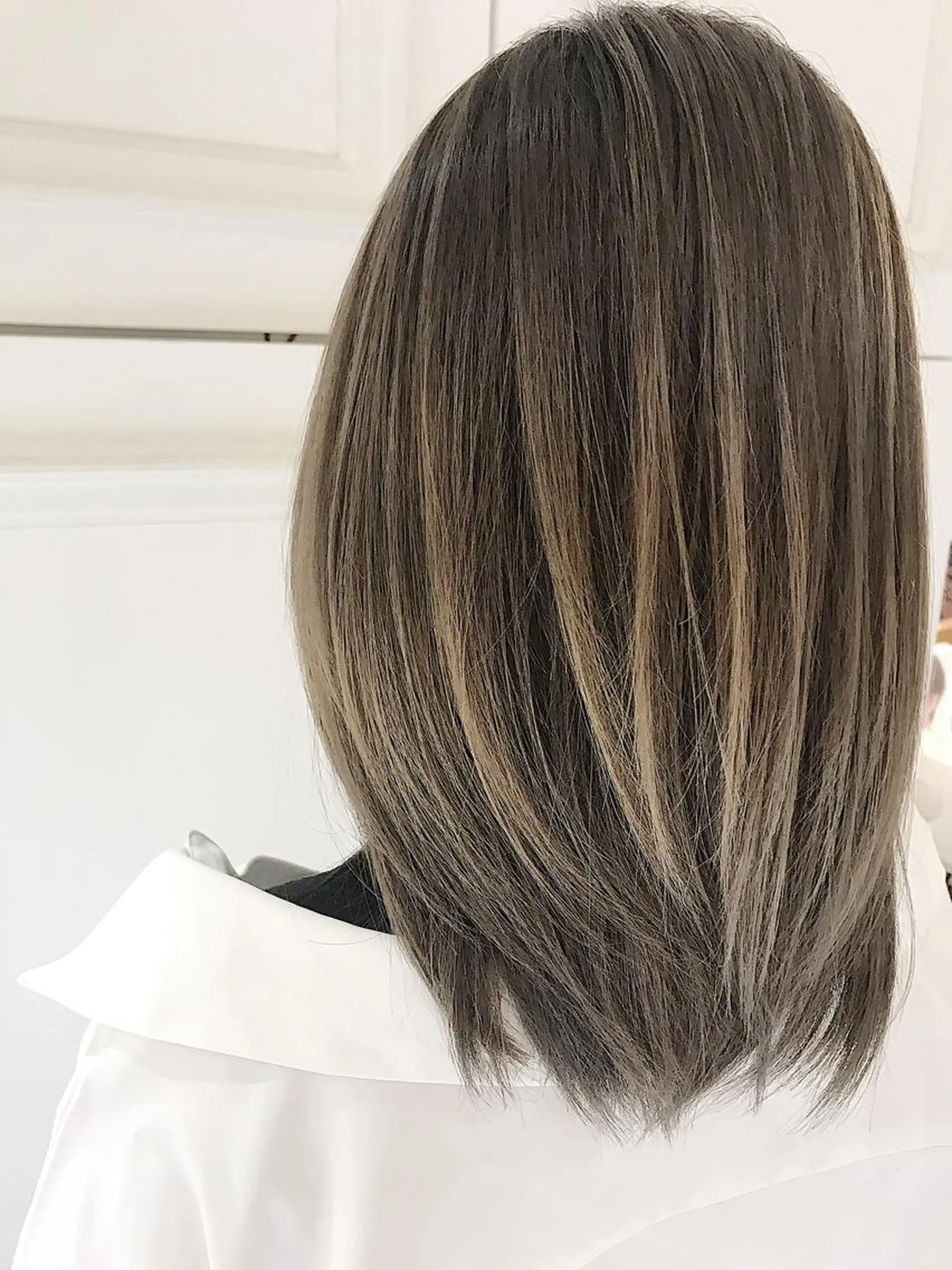 ミディアム Neolive caffのヘアスタイル