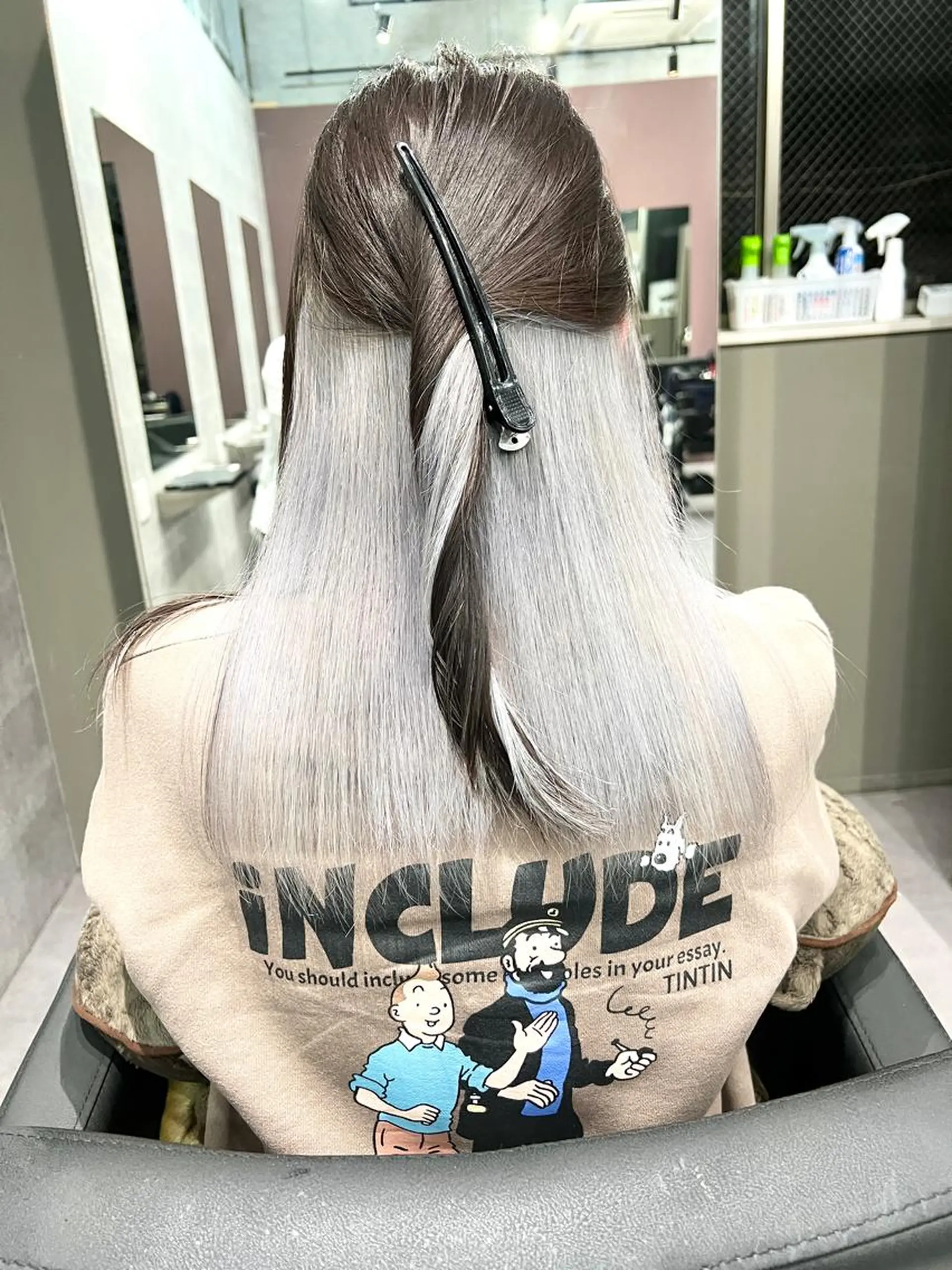 セミロング カラー シルバー ホワイトシルバー Via officialのヘアスタイル