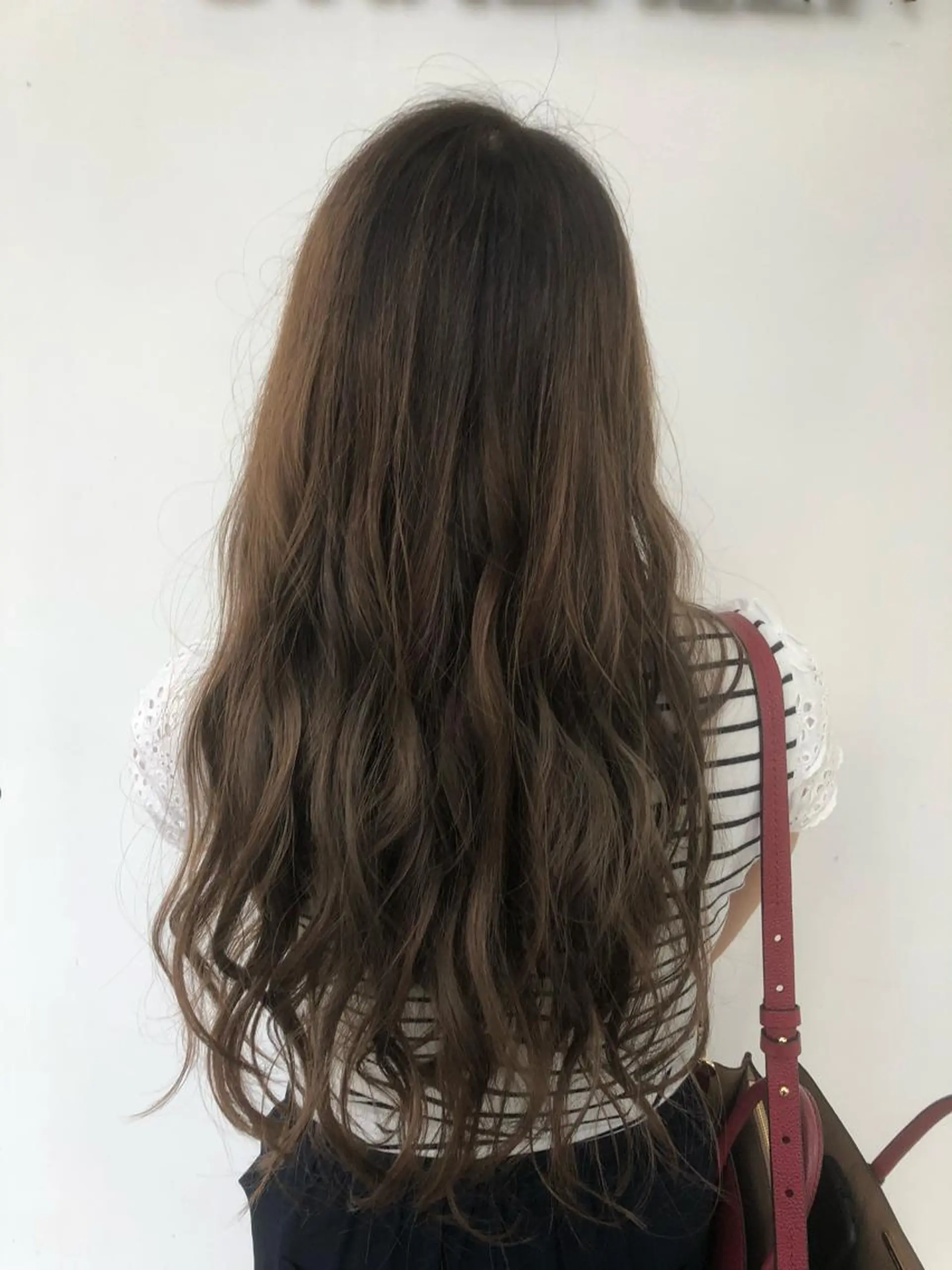 ロング カラー バレイヤージュ グレージュ ハイライトカラー バイオレットカラー ハイライト ヘアカラー トリートメント シェアサロン　シエナ所属・東條 克義のヘアスタイル