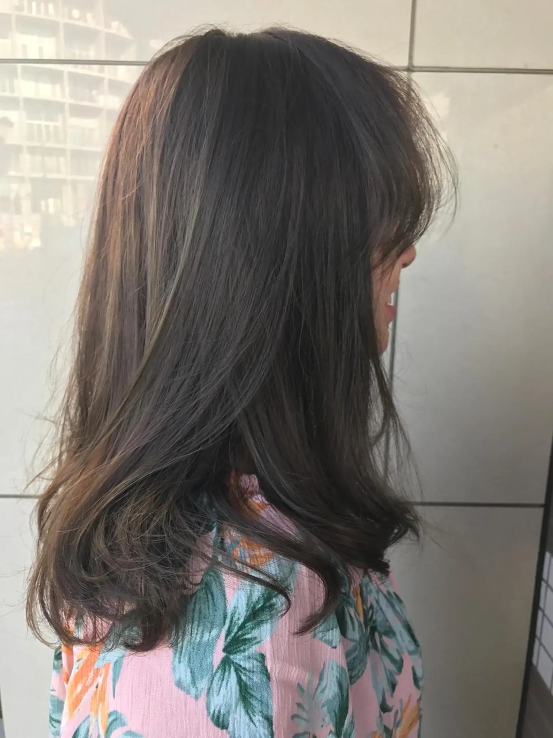 セミロング カラー パーマ アディクシーカラー yukari 艶髪ヘアのヘアスタイル