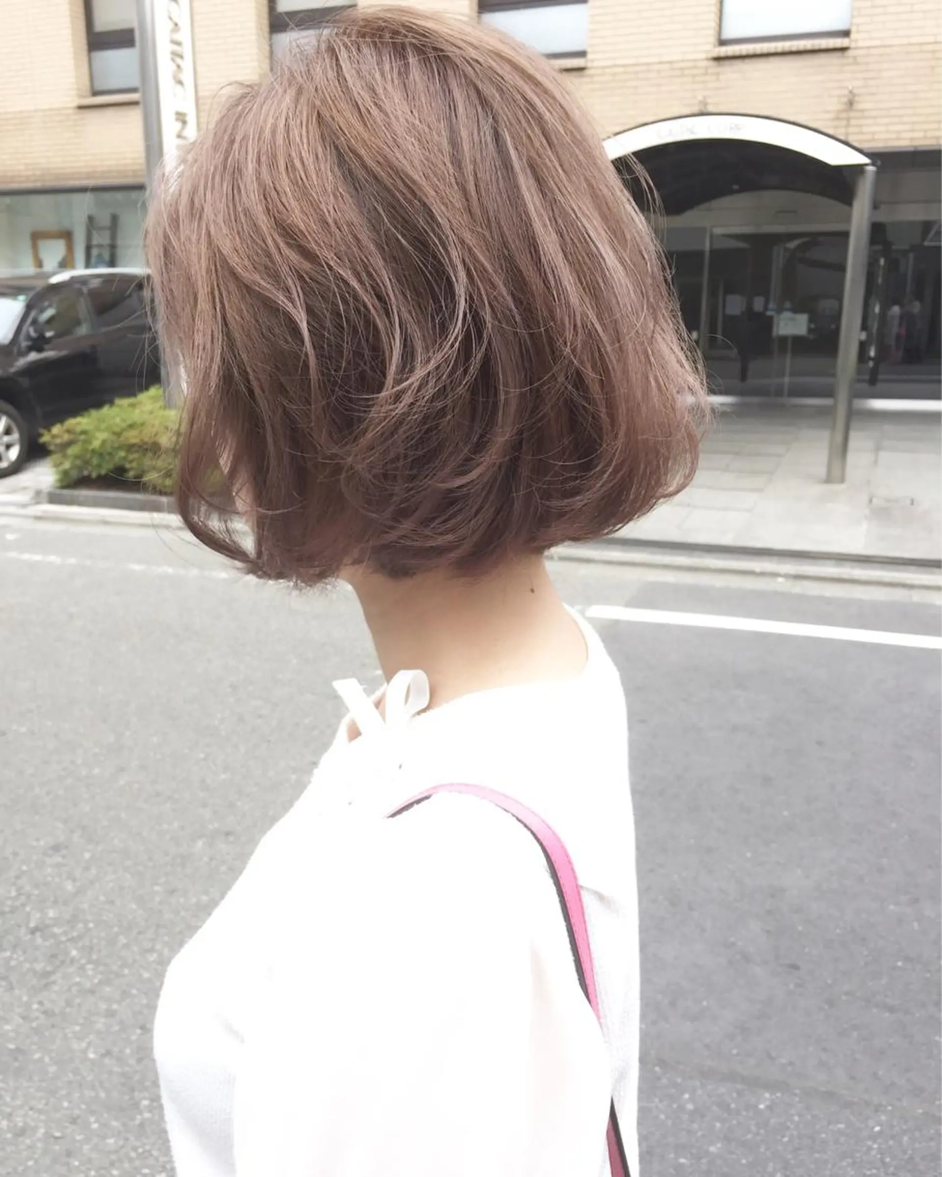 ショート カラー パーマ ヘアアレンジ メンズ キッズ ネイル マツエク・マツパ アッシュ ボブ フレンチネイル 赤色 韓国風×透明感カラー 髪質改善オタベシンヤのヘアスタイル