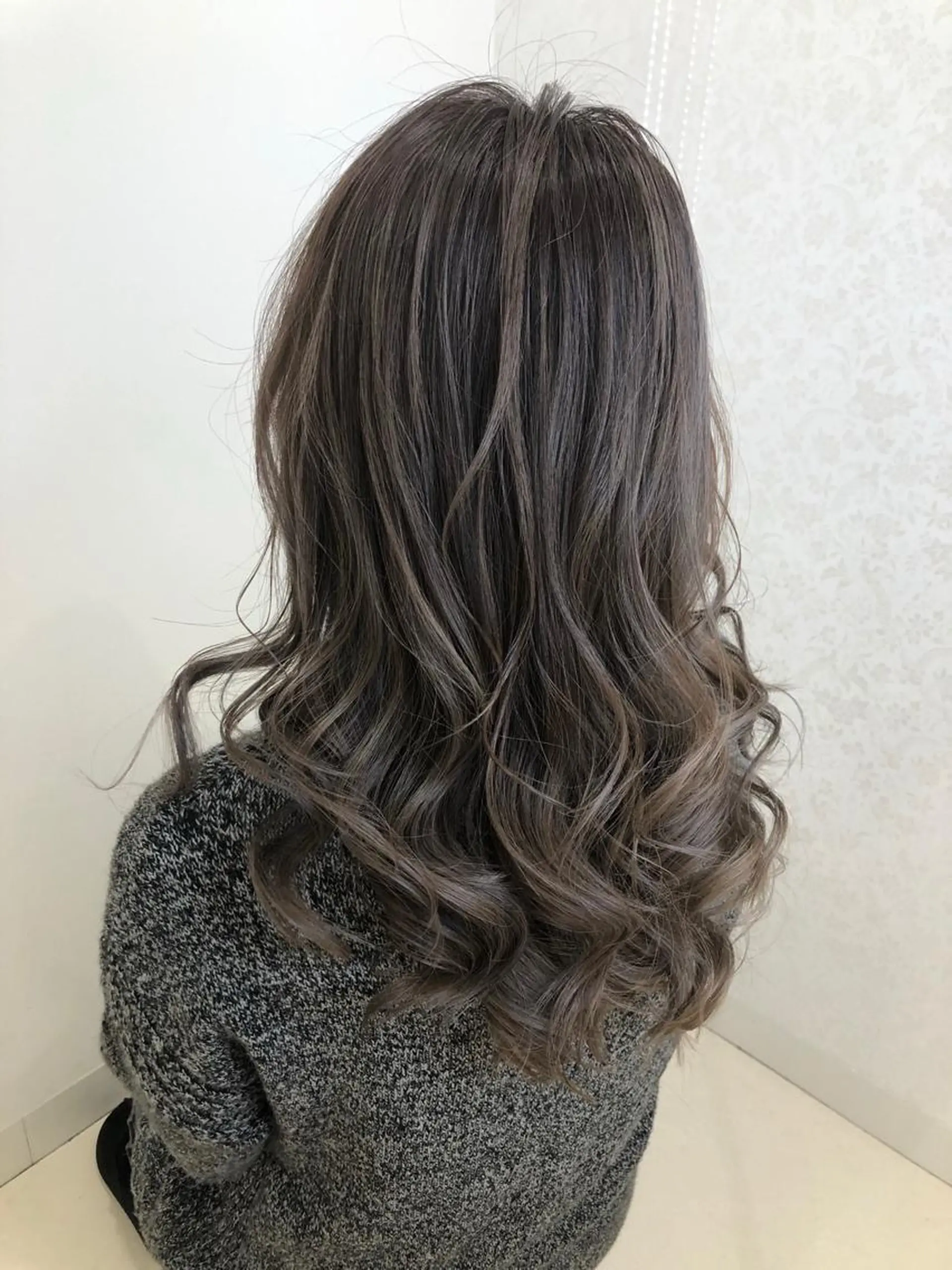 ロング カラー バレイヤージュ グレージュ ハイライトカラー ハイライト レイヤーカット カット ヘアカラー トリートメント ✨髪質改善✨ 田西　基彦のヘアスタイル