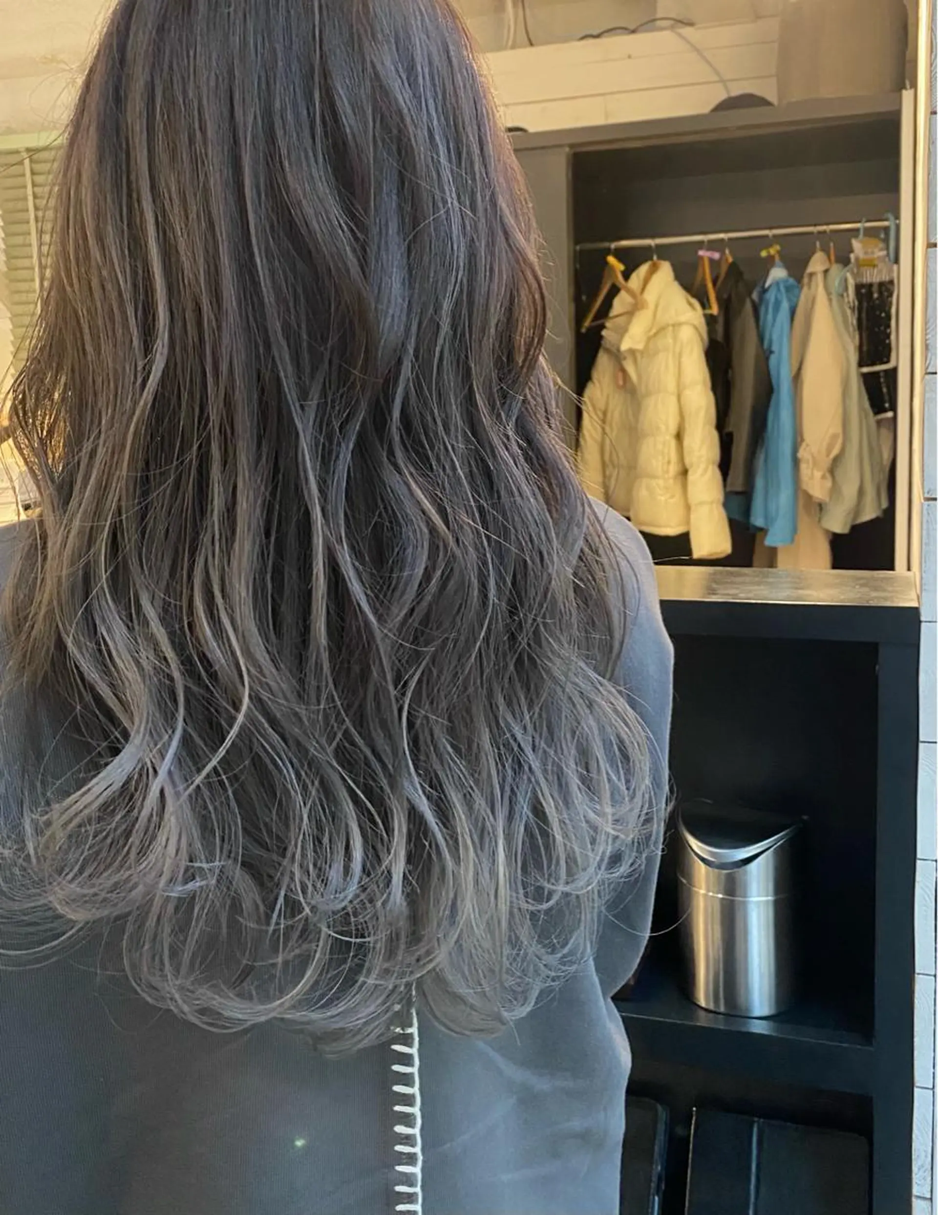 ロング カラー アディクシーカラー バレイヤージュ ベージュカラー 透明感カラー シルバー ヘアカラー トリートメント 木下大地 HAIR  Oneのヘアスタイル