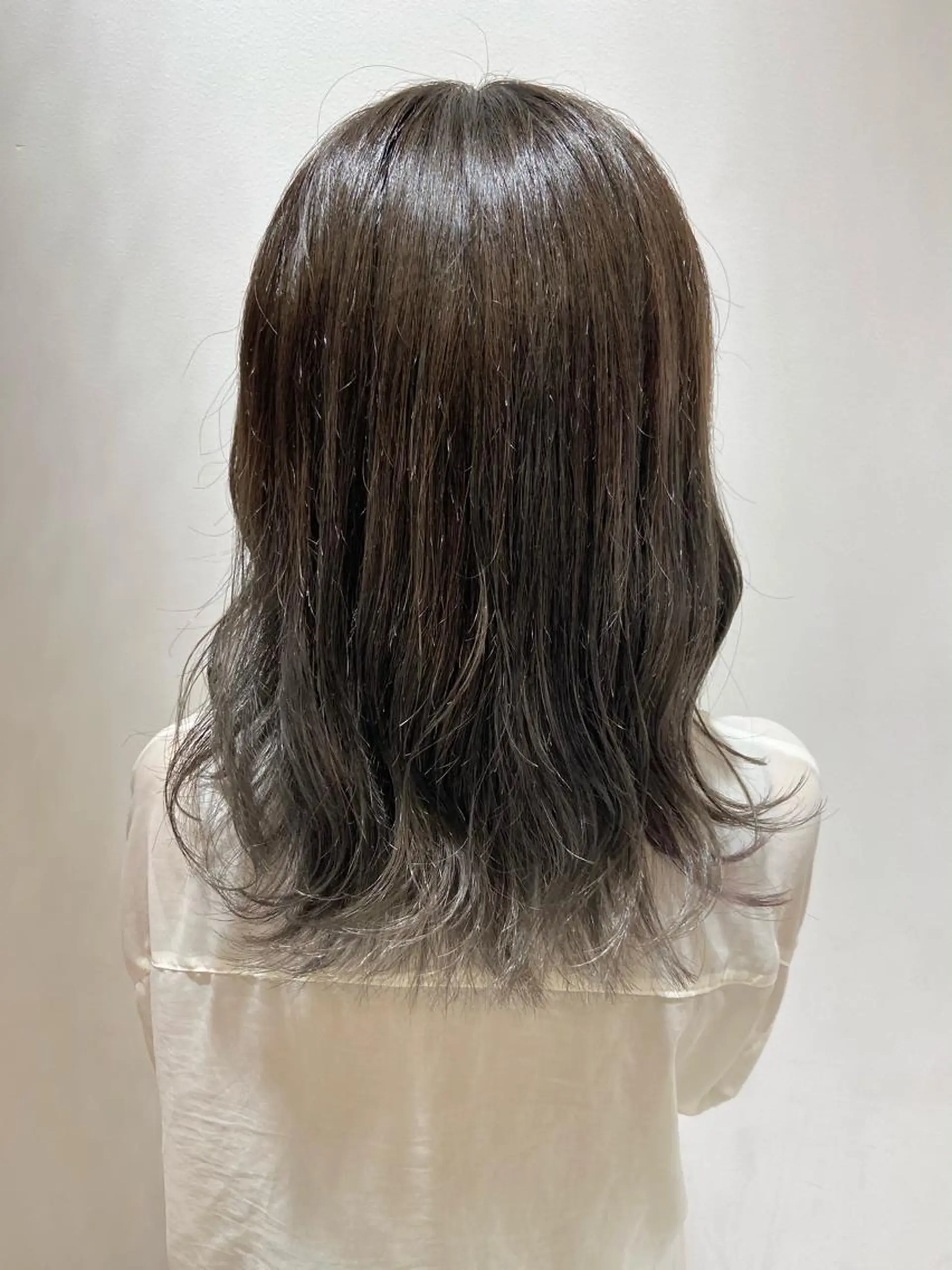 ミディアム カラー ヘアカラー 🐺ウルフ/レイヤー 似合わせ‎🤍沙羅のヘアスタイル