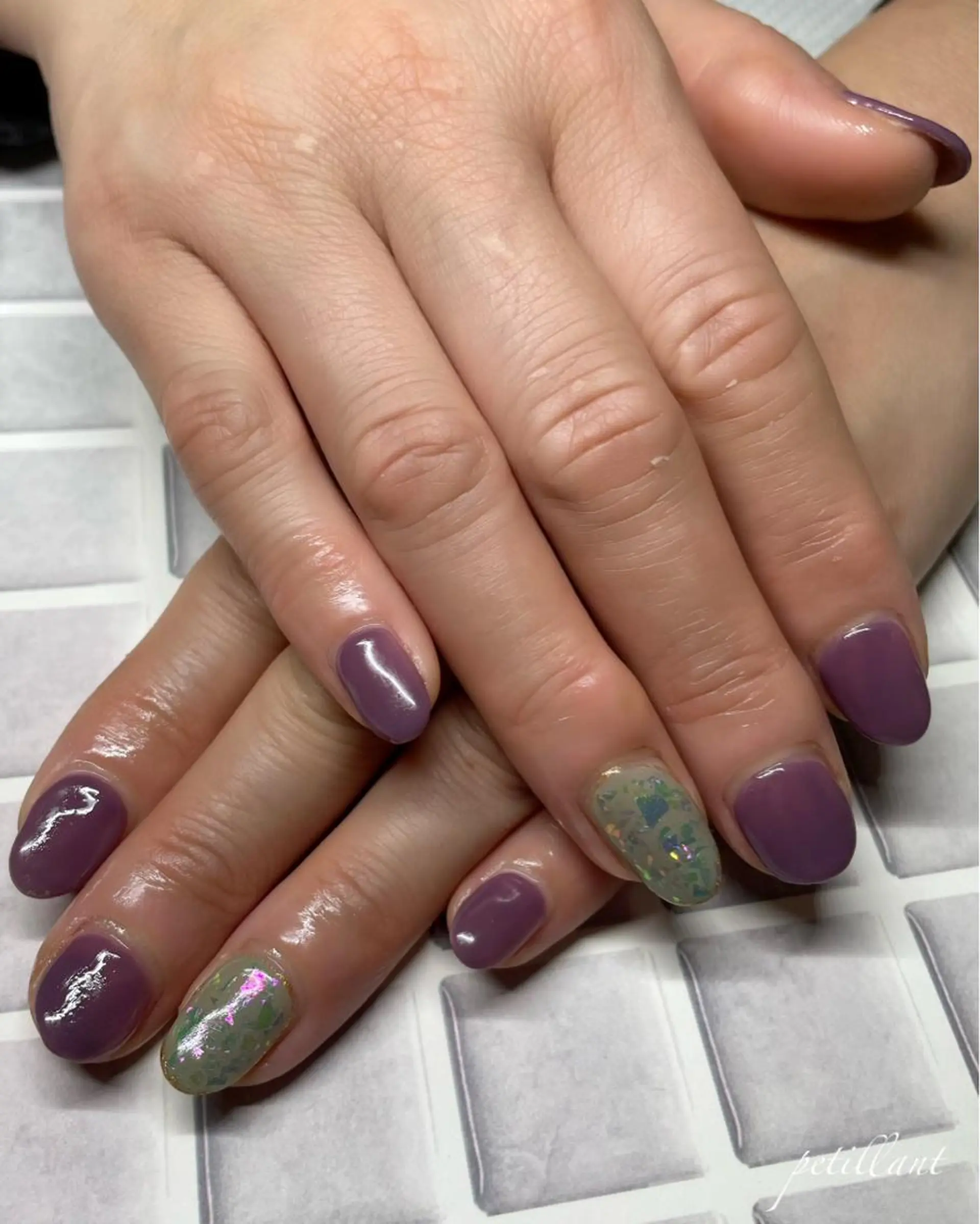 ネイル キラキラネイル ワンカラーネイル シンプルネイル 春ネイル petillant所属・nail salon petillantのネイルデザイン