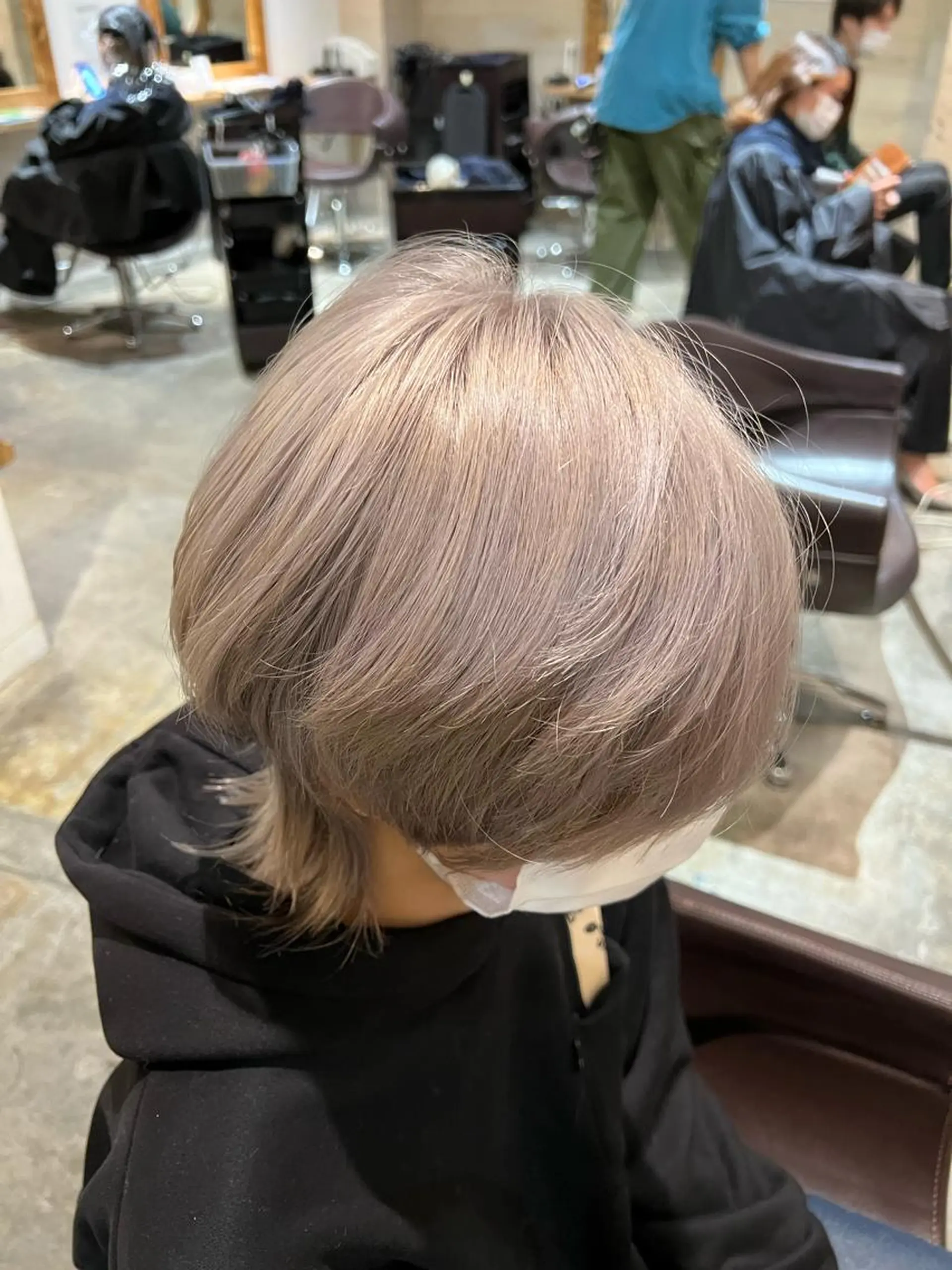 ミディアム カラー カット ヘアカラー トリートメント レイヤー×髪質改善 マネージャー安藤光司のヘアスタイル