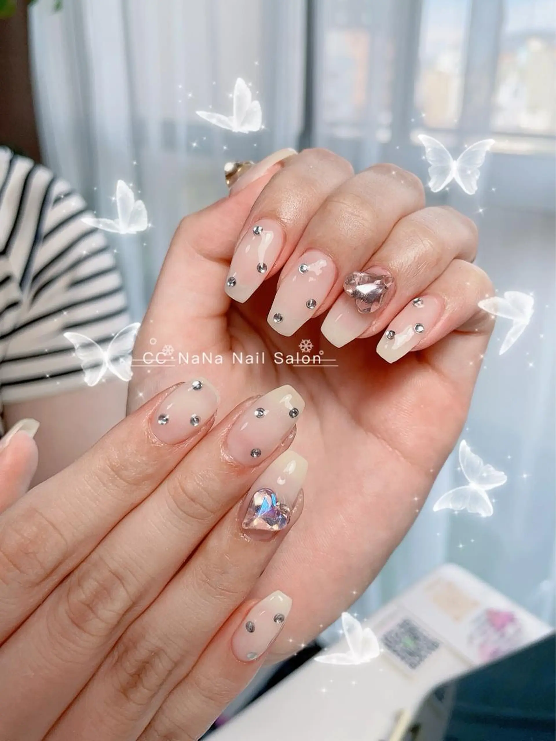 ネイル チークネイル フラッシュネイル ジェルネイル ハート キラキラネイル ハンドネイル 💎CC・NaNa 韓国風ネイル🌙Cのネイルデザイン