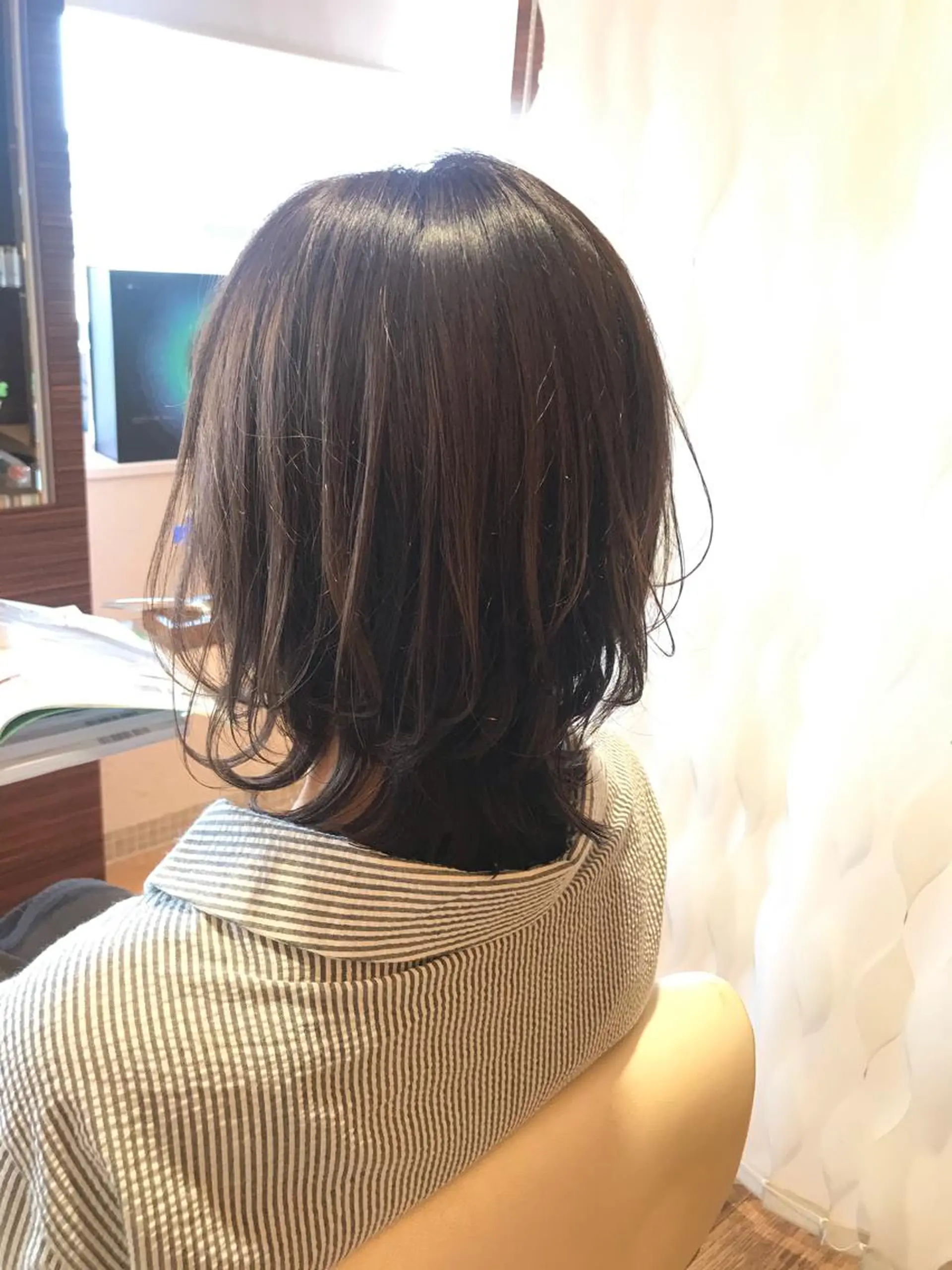 ミディアム カラー アッシュ ベージュカラー くびれヘア CRE'PS HAIR HIMAWARI所属・山本 大智のヘアスタイル