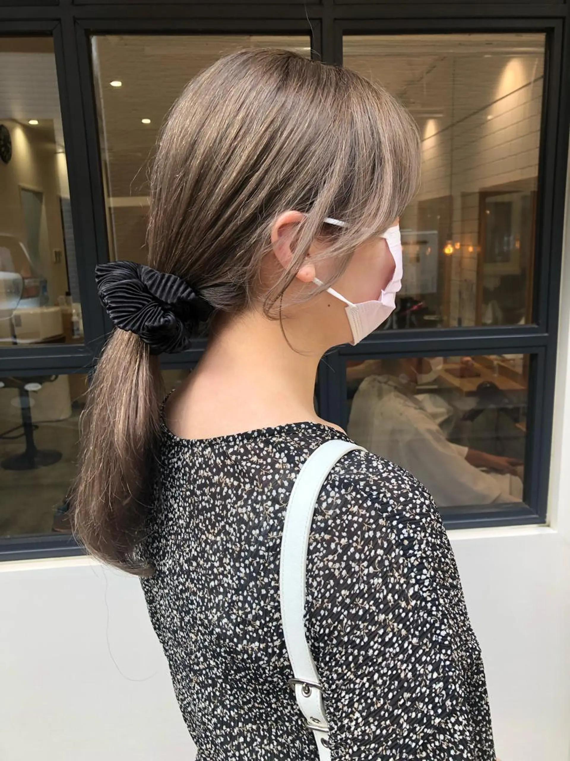 セミロング カラー グレージュ ヘアカラー トリートメント レイヤー/お顔まわり 暖色カラー🍑Amiのヘアスタイル