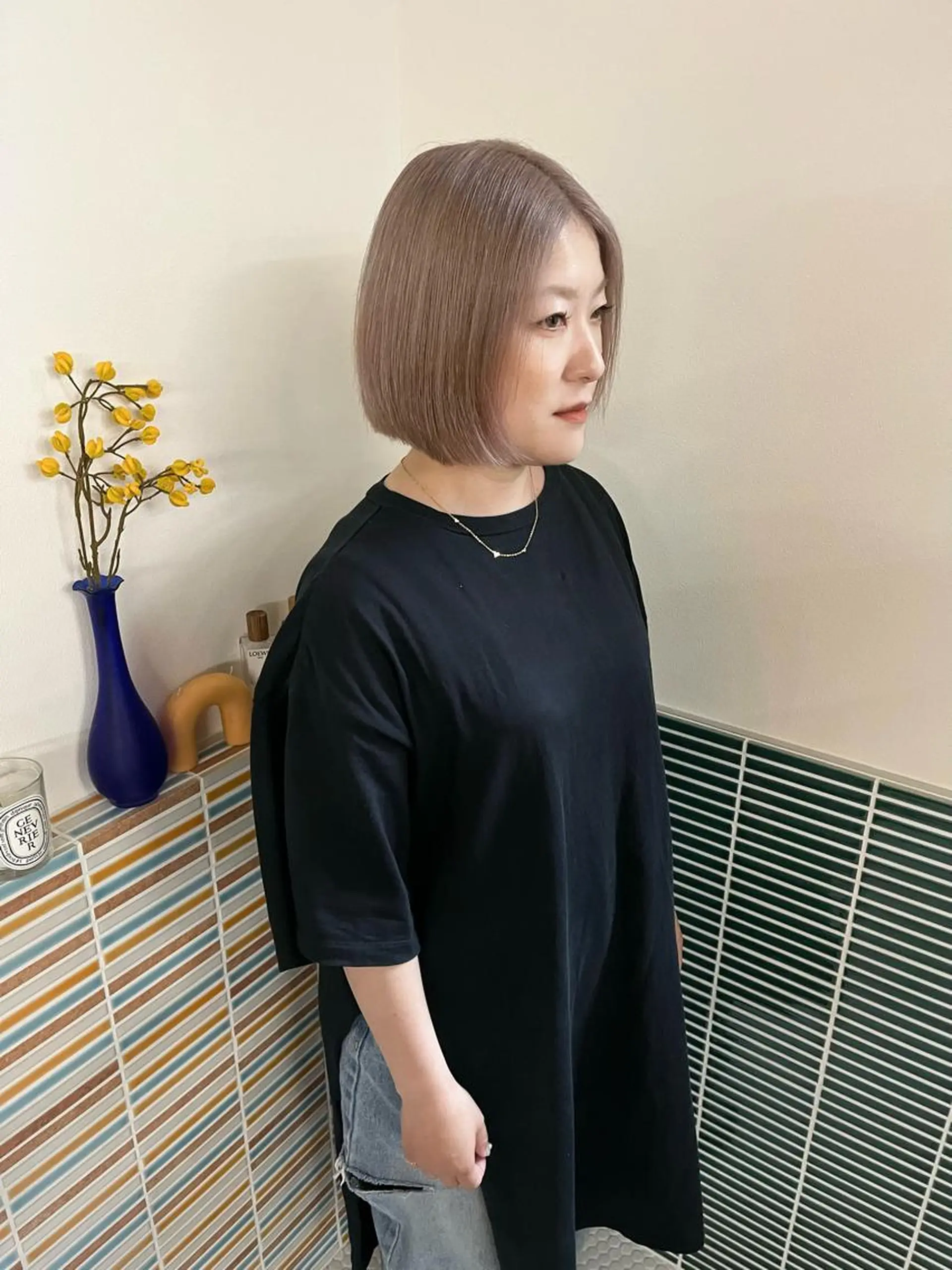 ミディアム カラー ベージュカラー ブリーチ ミルクティーベージュ カット ヘアカラー トリートメント 🩷ハイトーン透明感 レイヤー🩷ユリカのヘアスタイル