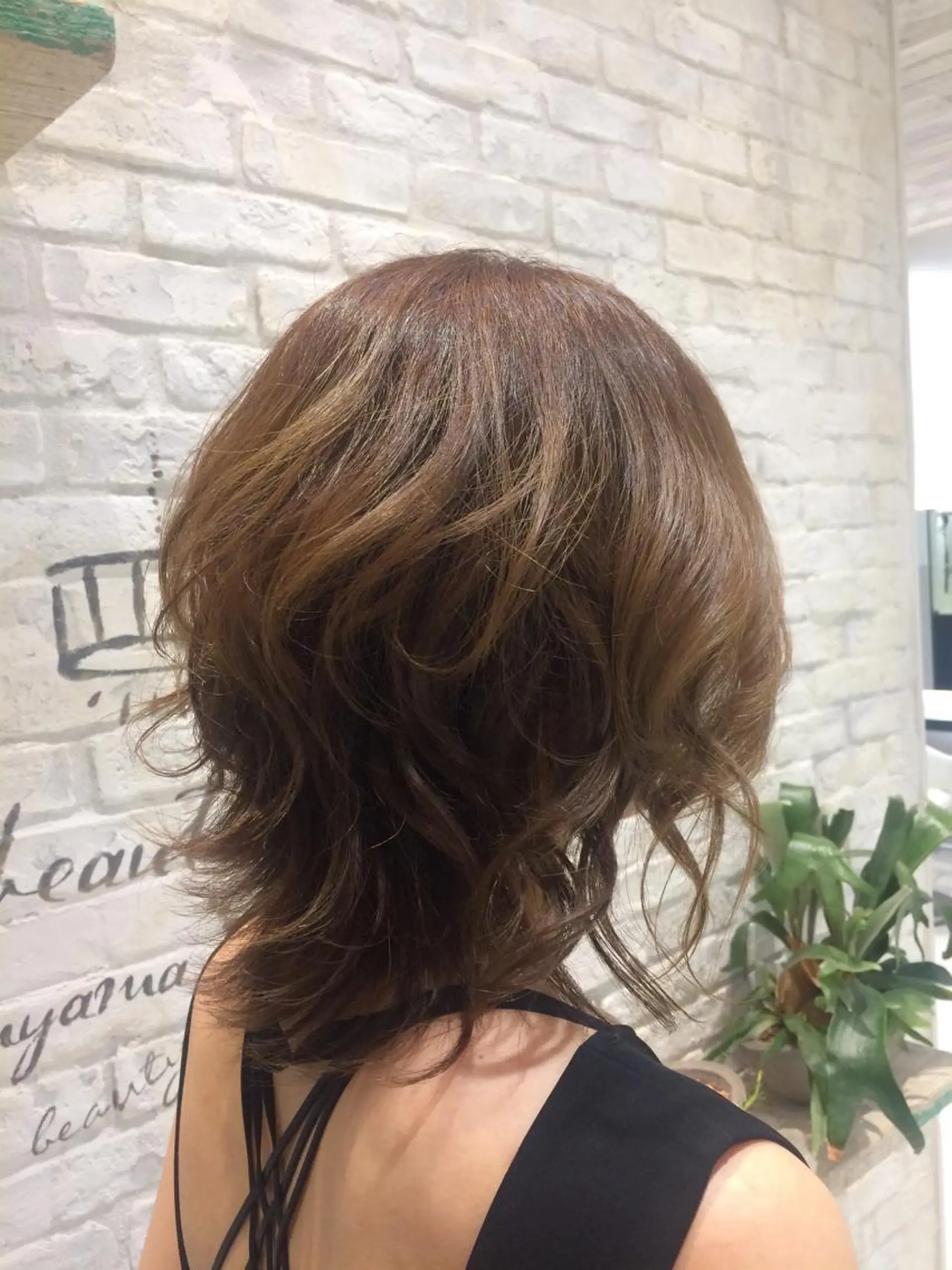 ミディアム パーマ レイヤーカット Kobayashi ハイライト/ショートのヘアスタイル