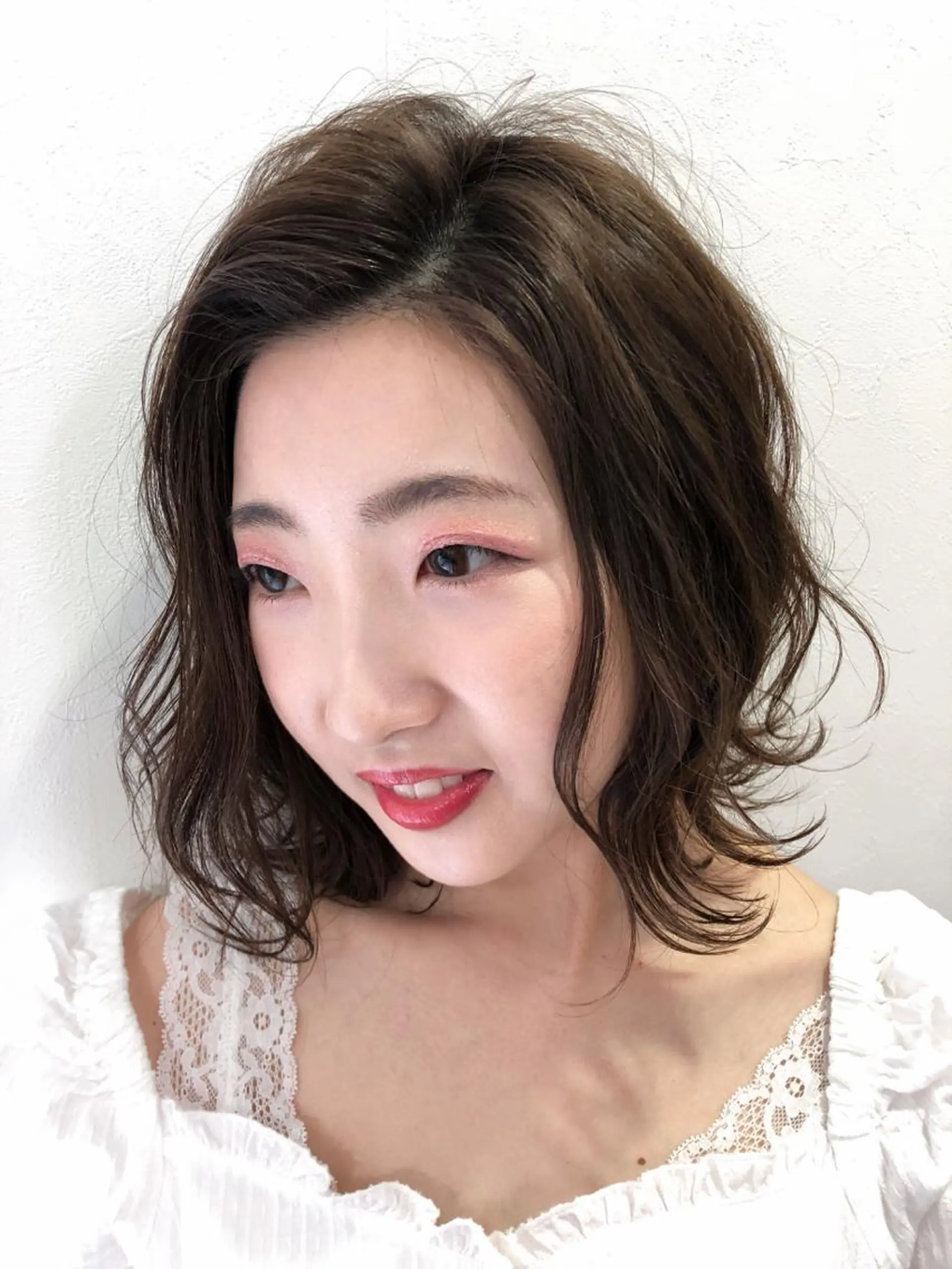 ミディアム カラー 岩田 萌那のヘアスタイル