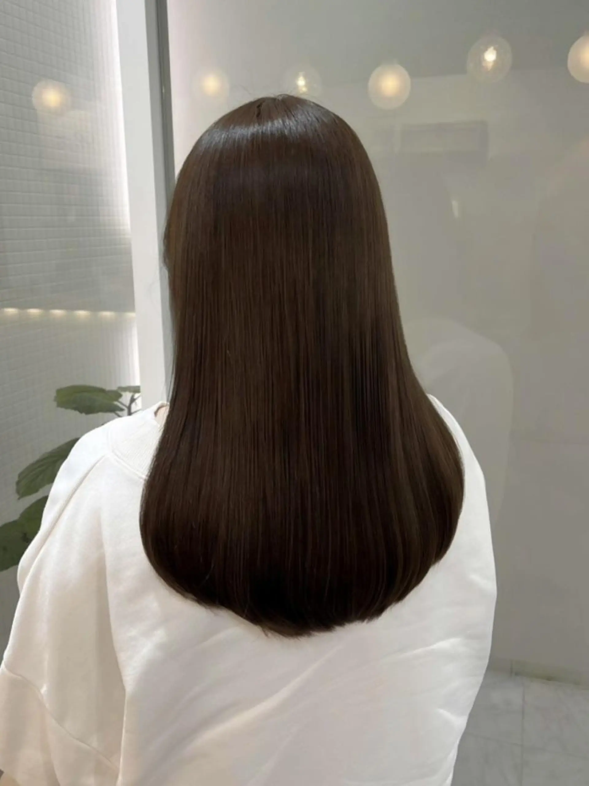 ロング カラー 透明感カラー ラベンダーカラー Moe モエの眉毛・アイブロウイメージ