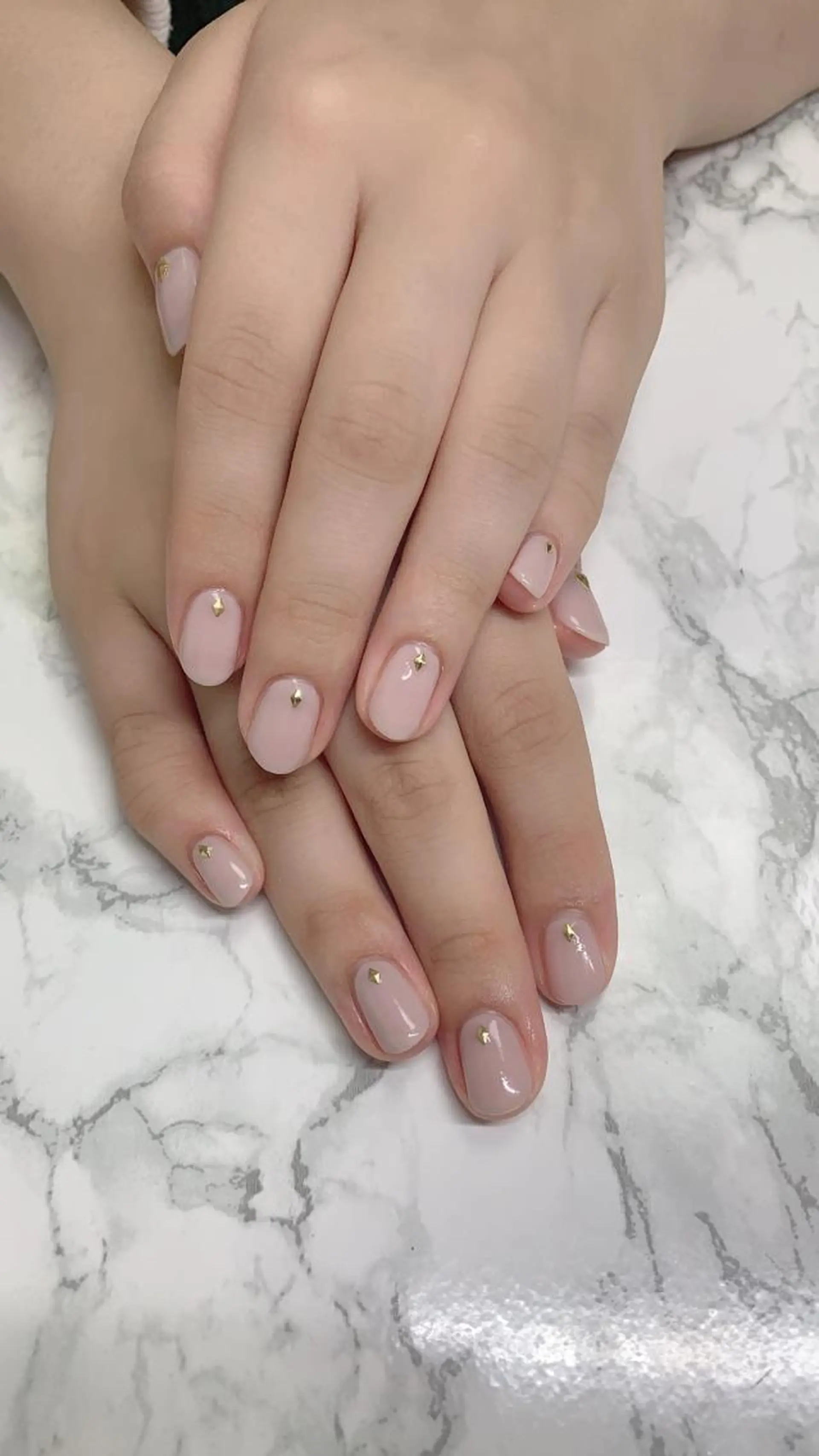 ネイル はな💎ネイル ワンホン、長さ出しのネイルデザイン