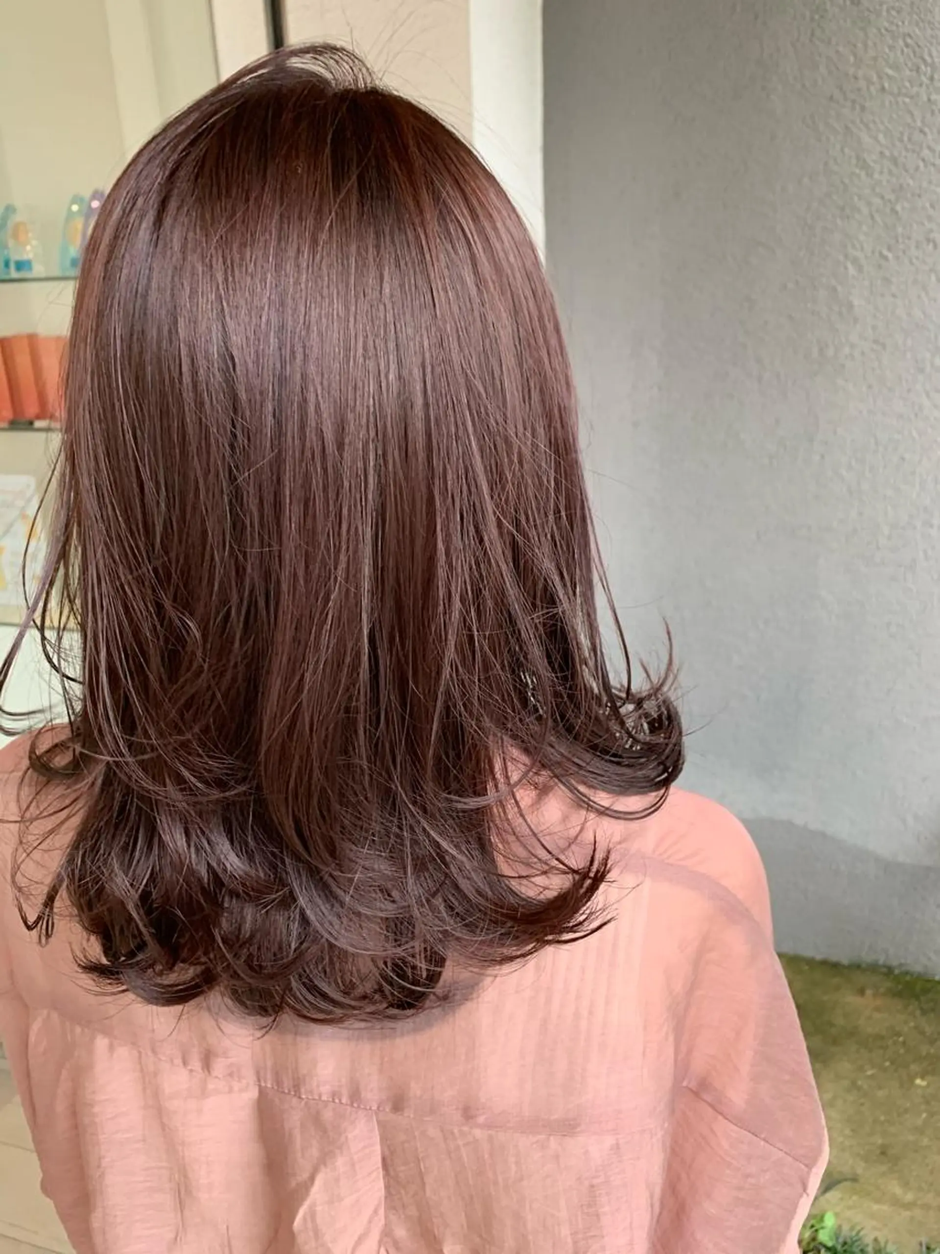 ミディアム カラー ピンクカラー レイヤーカット カット ヘアカラー トリートメント 大平 京佳のヘアスタイル