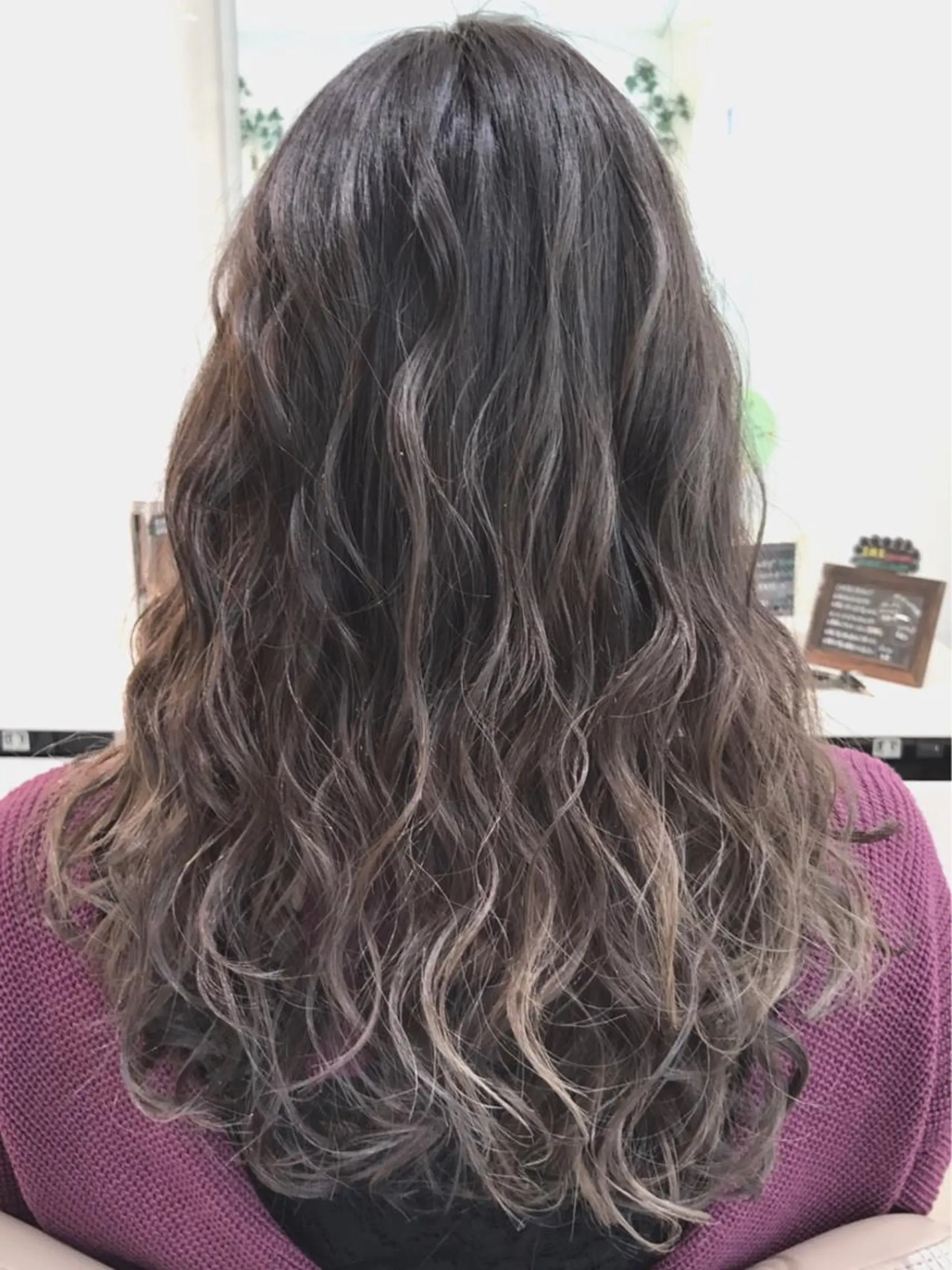 セミロング カラー グラデーションカラー グレージュ ハイライトカラー イルミナカラー 外国人風カラー 山崎俊輔/髪質改善 /バレイヤージュのヘアスタイル