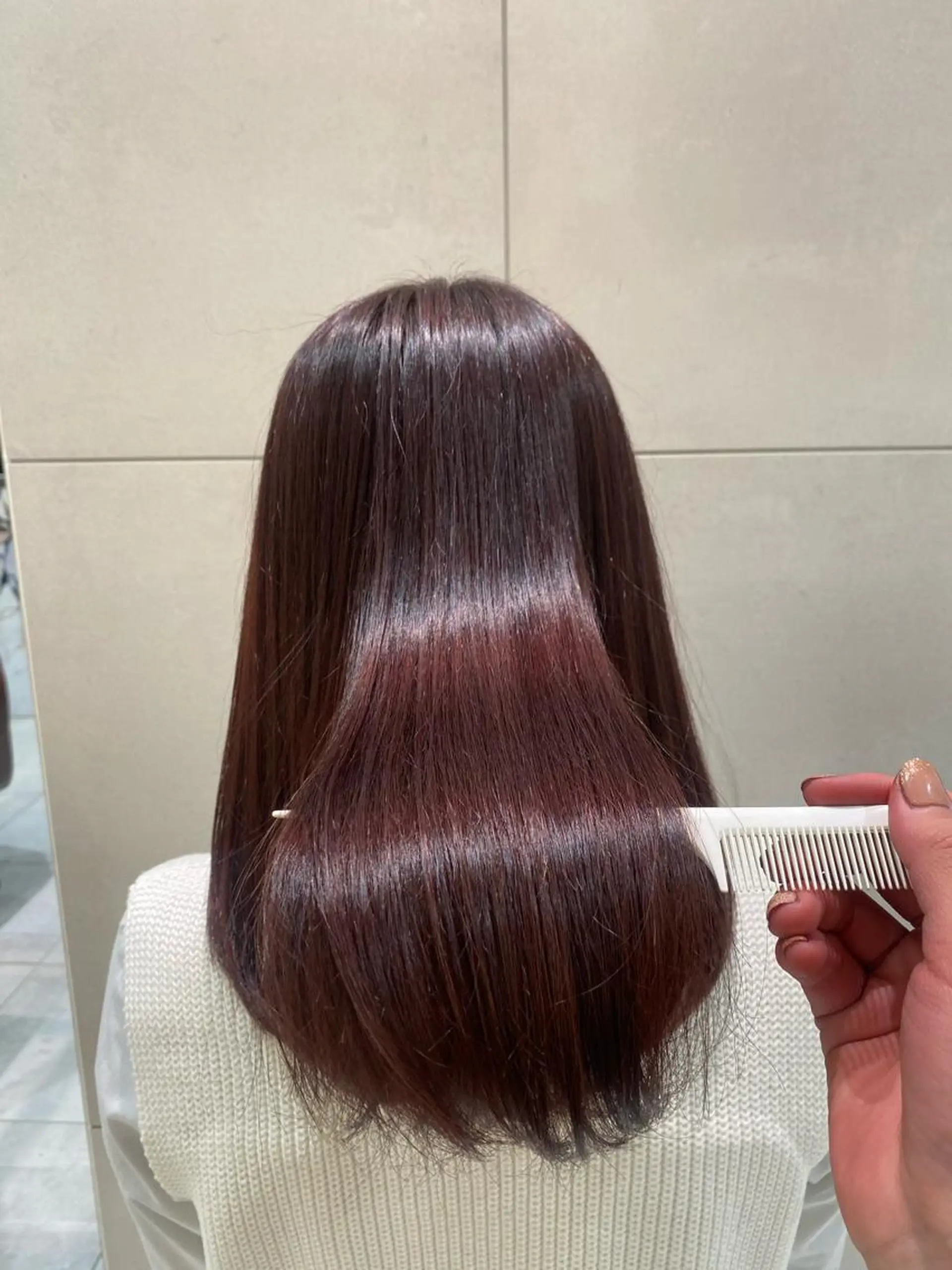 セミロング 透明感カラー 天羅のヘアスタイル