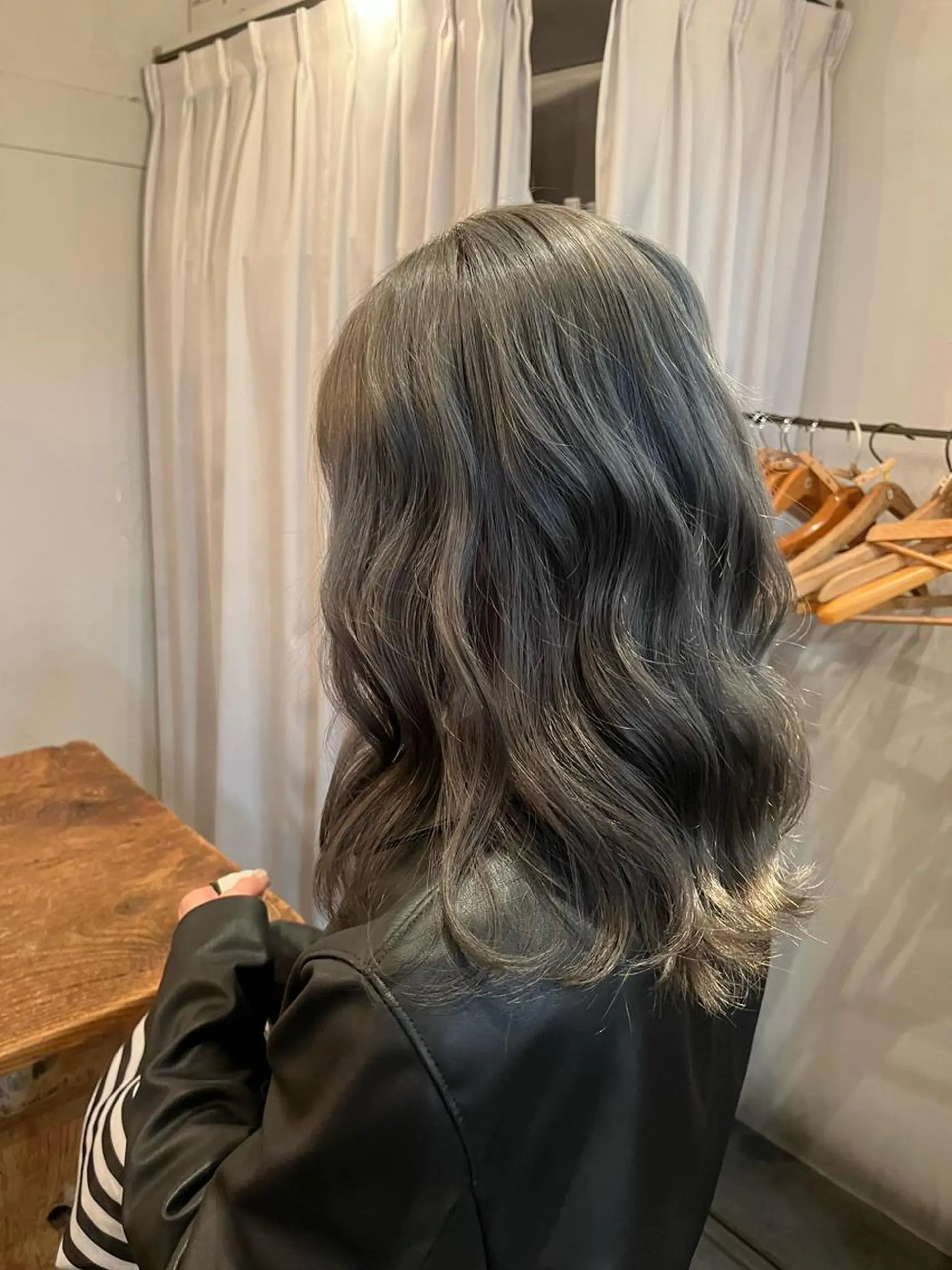 カラー 藤井 美歩/赤髪のヘアスタイル