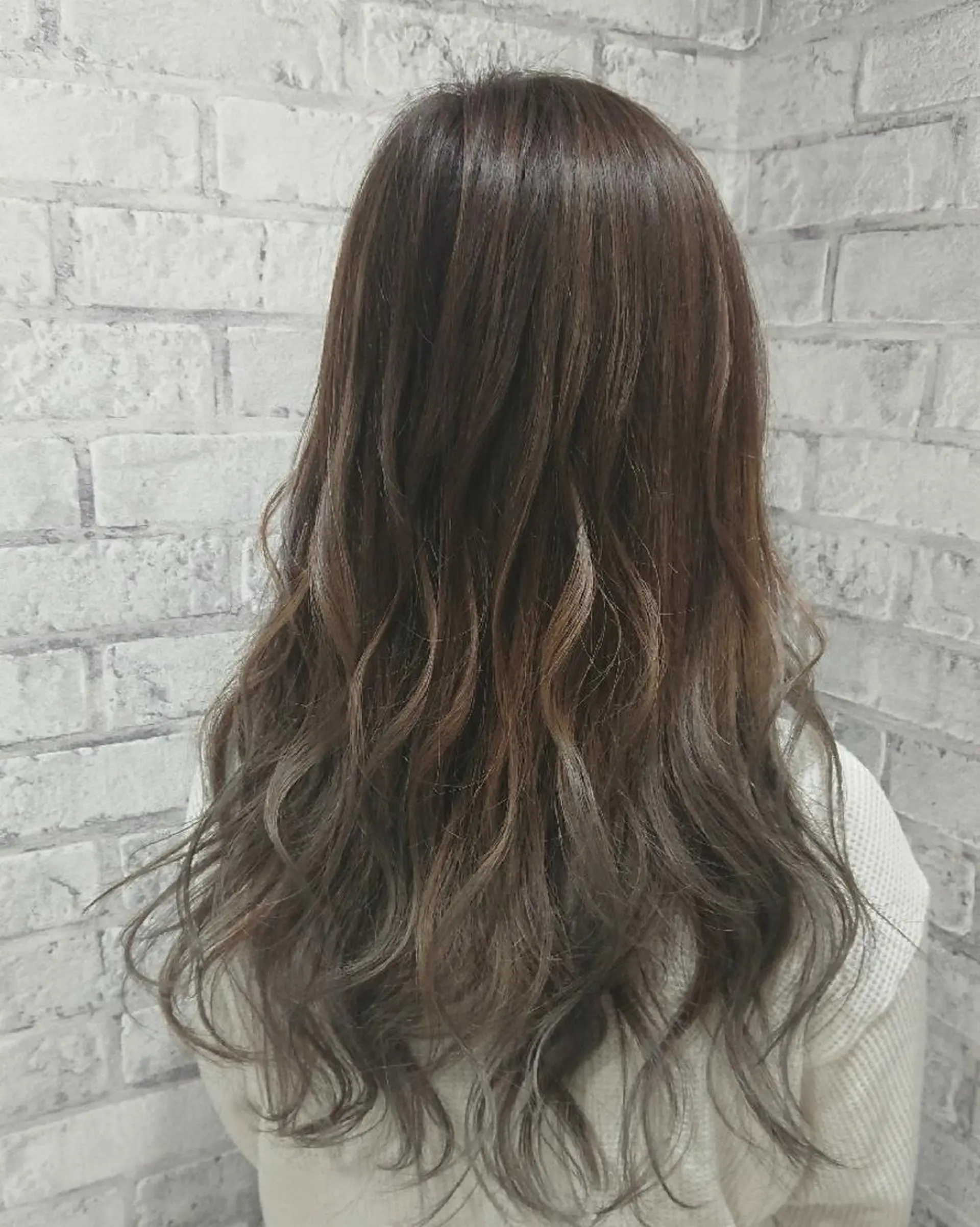 セミロング カラー ヘアアレンジ グラデーションカラー グレージュ カット ヘアカラー トリートメント 秋山 幸太のヘアスタイル