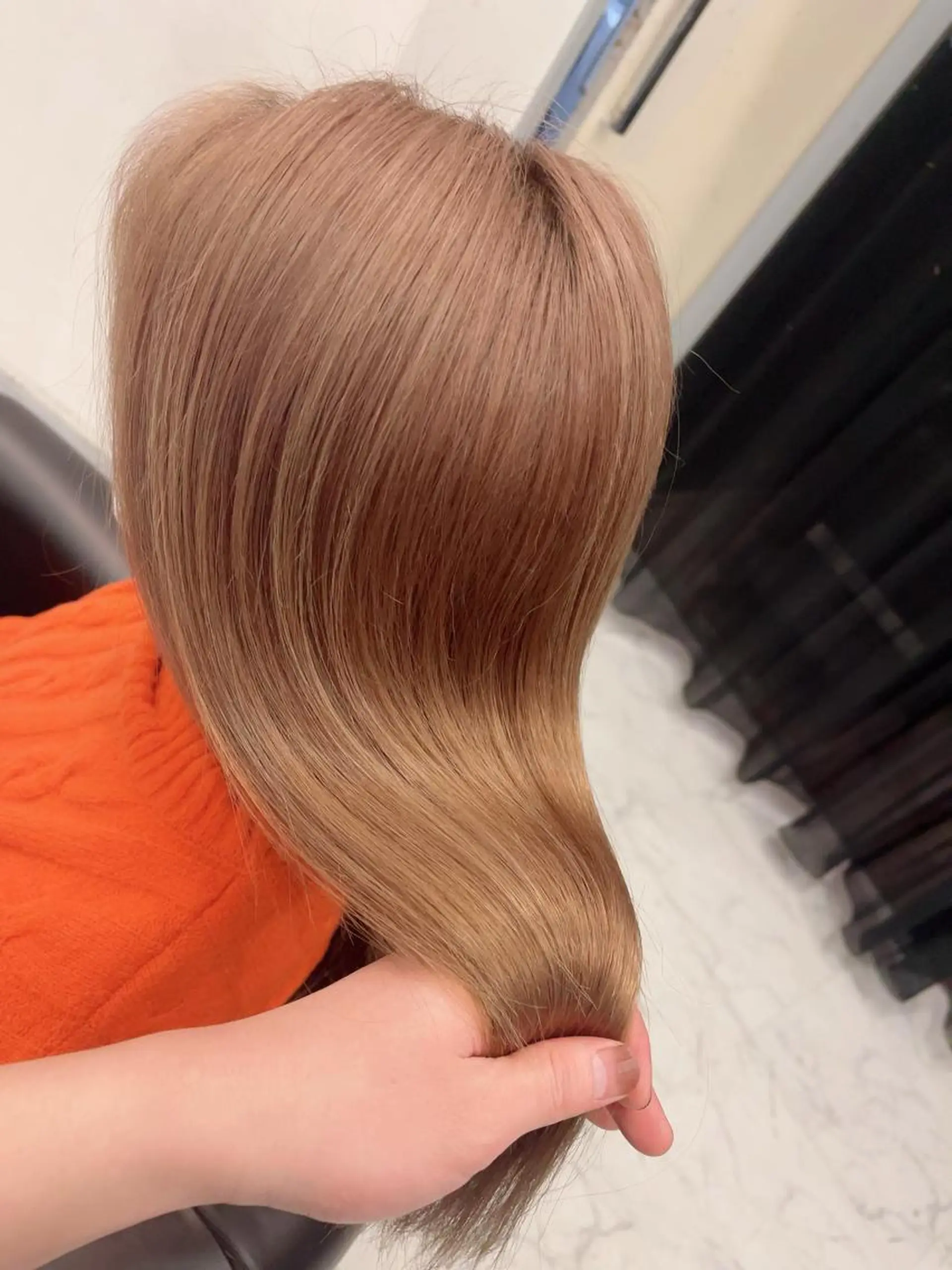 ロング ケアブリーチ&シール エクステの店和田翔莉のヘアスタイル