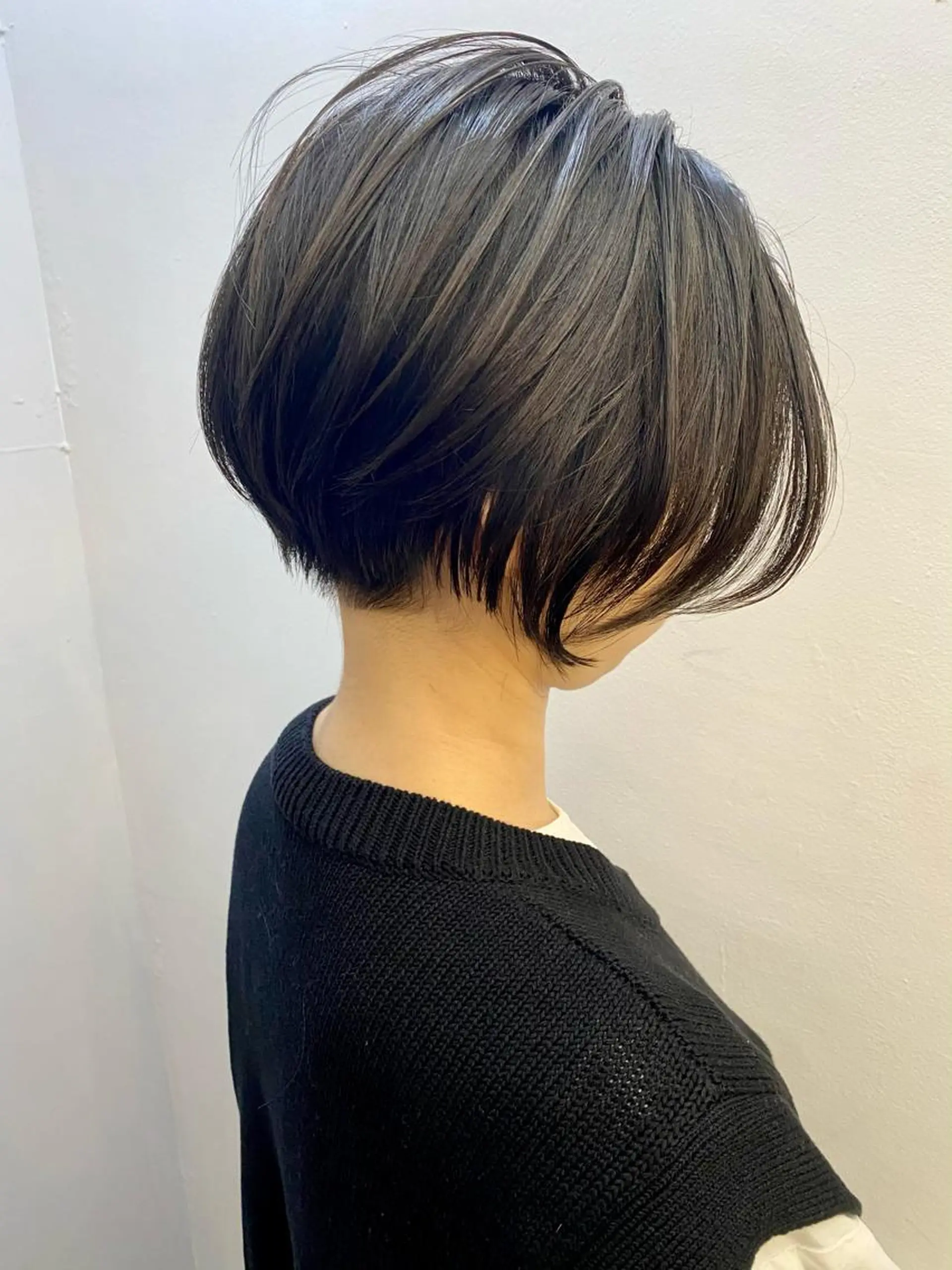 ショート 艶髪カラー&ウルフ フルカワ ヒロズミのヘアスタイル