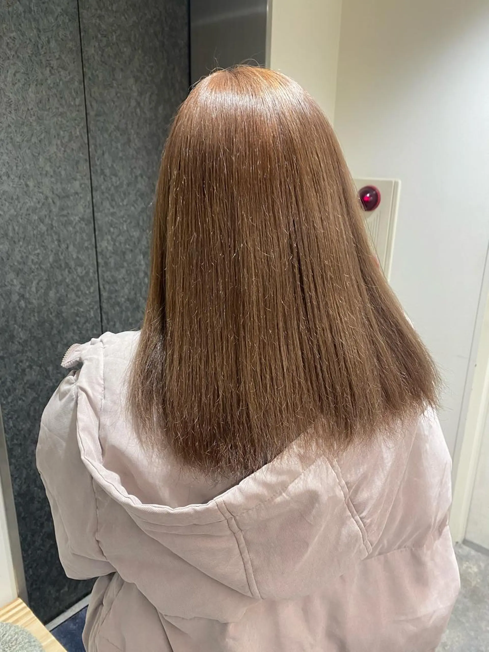 ミディアム カラー ヘアアレンジ ベージュカラー ブリーチ ミルクティーベージュ ヘアカラー ボブ /ニュアンス/ satomi🧸💖のヘアスタイル