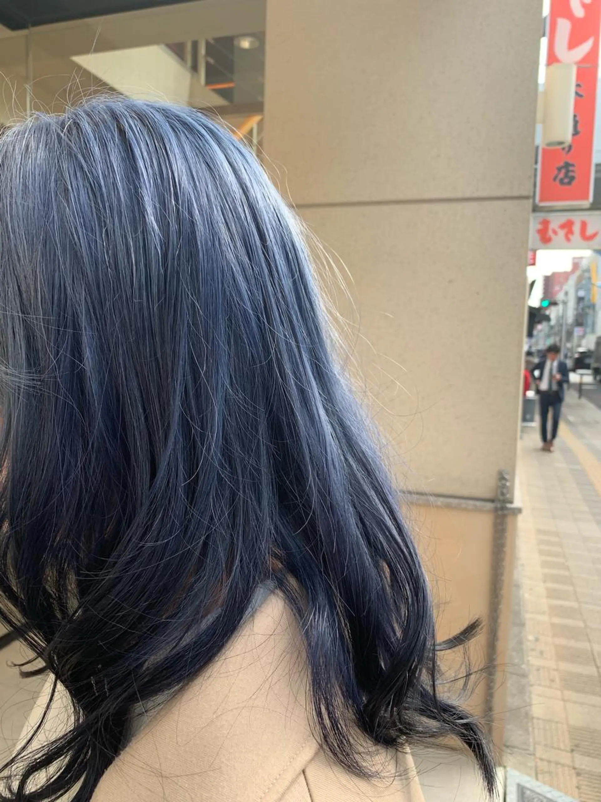 ロング 渡辺 淳弘のヘアスタイル
