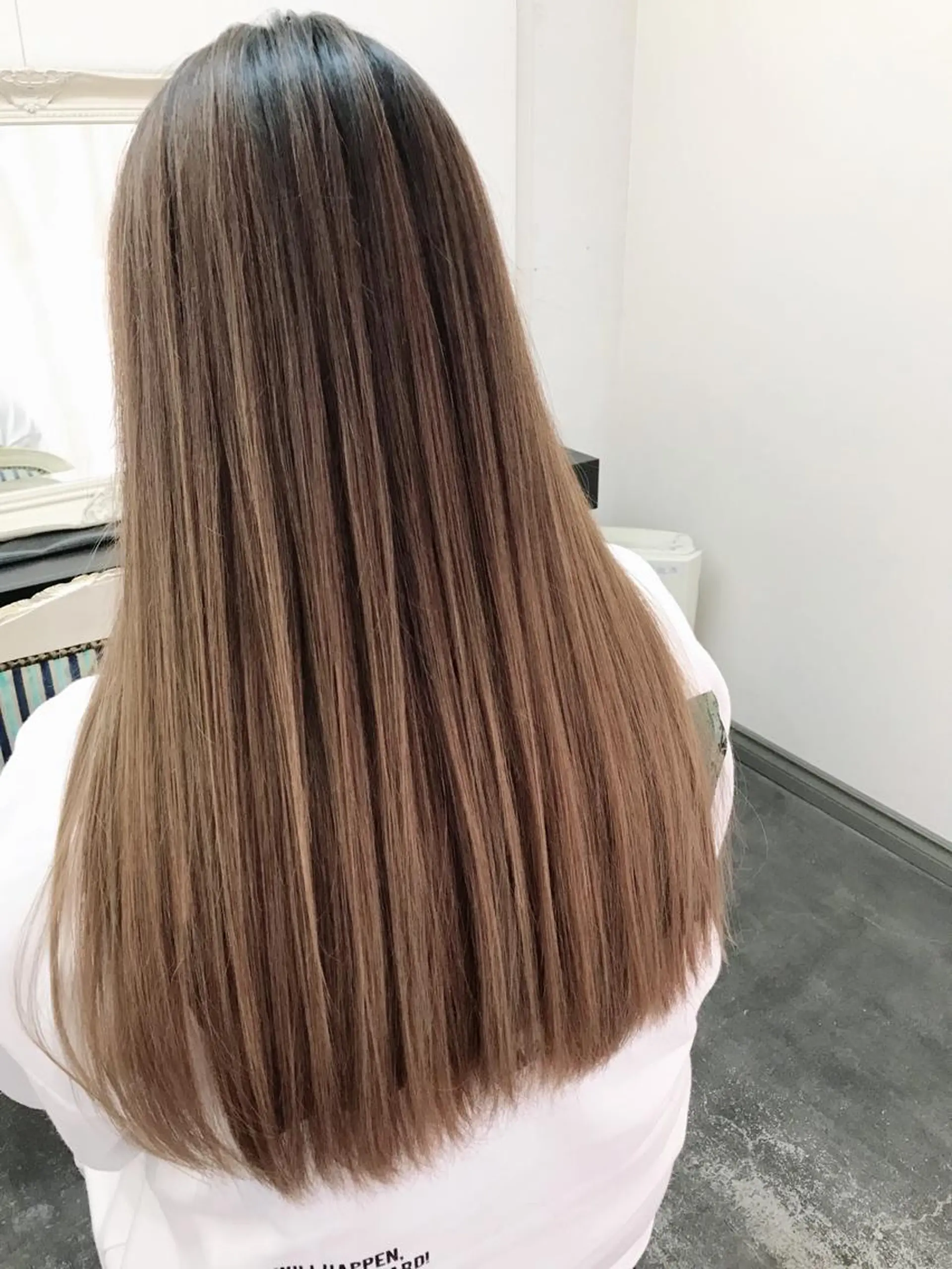 ロング カラー ヘアアレンジ お団子ヘア 結婚式・ブライダル 切りっぱなしボブ バレイヤージュ デザインカラー Mariana/ 鶴原-ハイライトのヘアスタイル