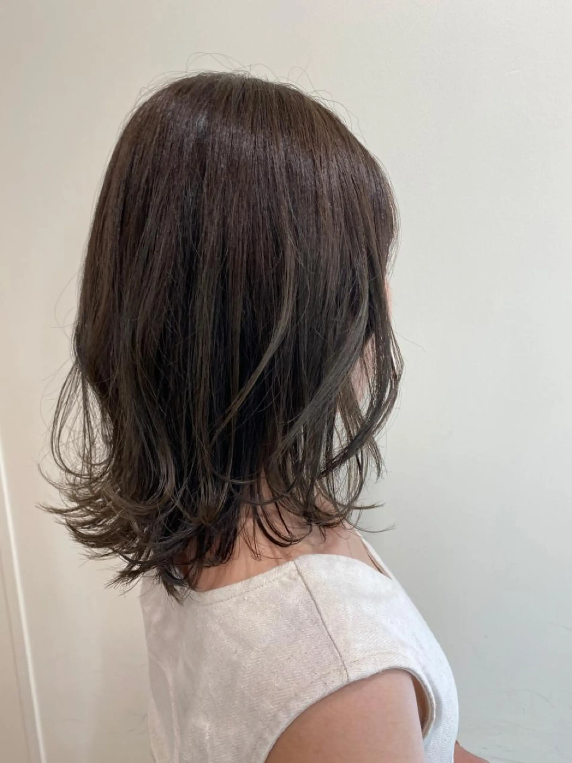 ミディアム カラー カット ヘアカラー salowin渋谷kitaya park前所属・RIKA韓国ヘア/く びれヘア/上品カラーのヘアスタイル