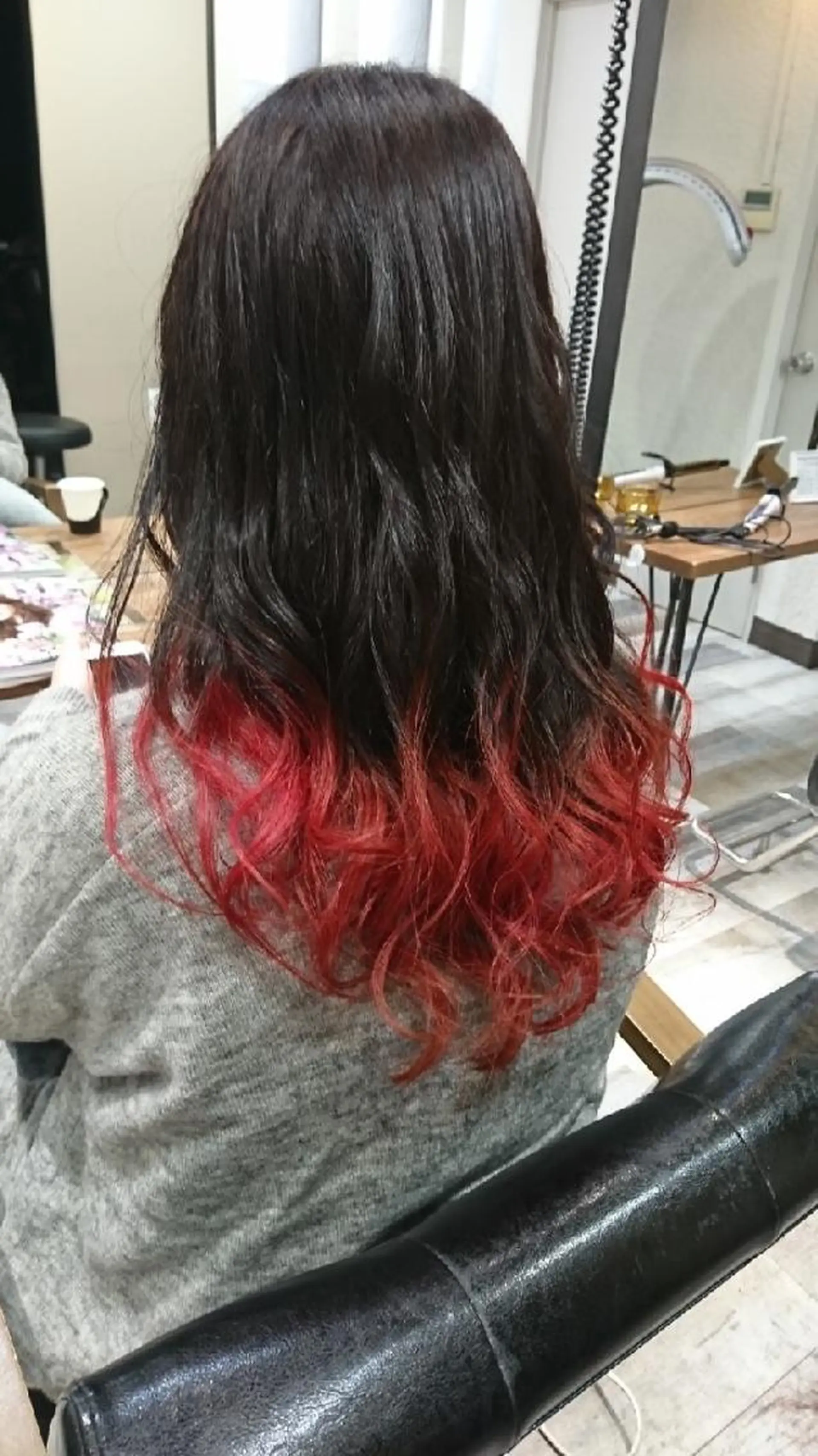 ロング カラー グラデーションカラー レッドカラー ACROあべの店所属・艶カラー/インナー /グラデ/大西小百合のヘアスタイル