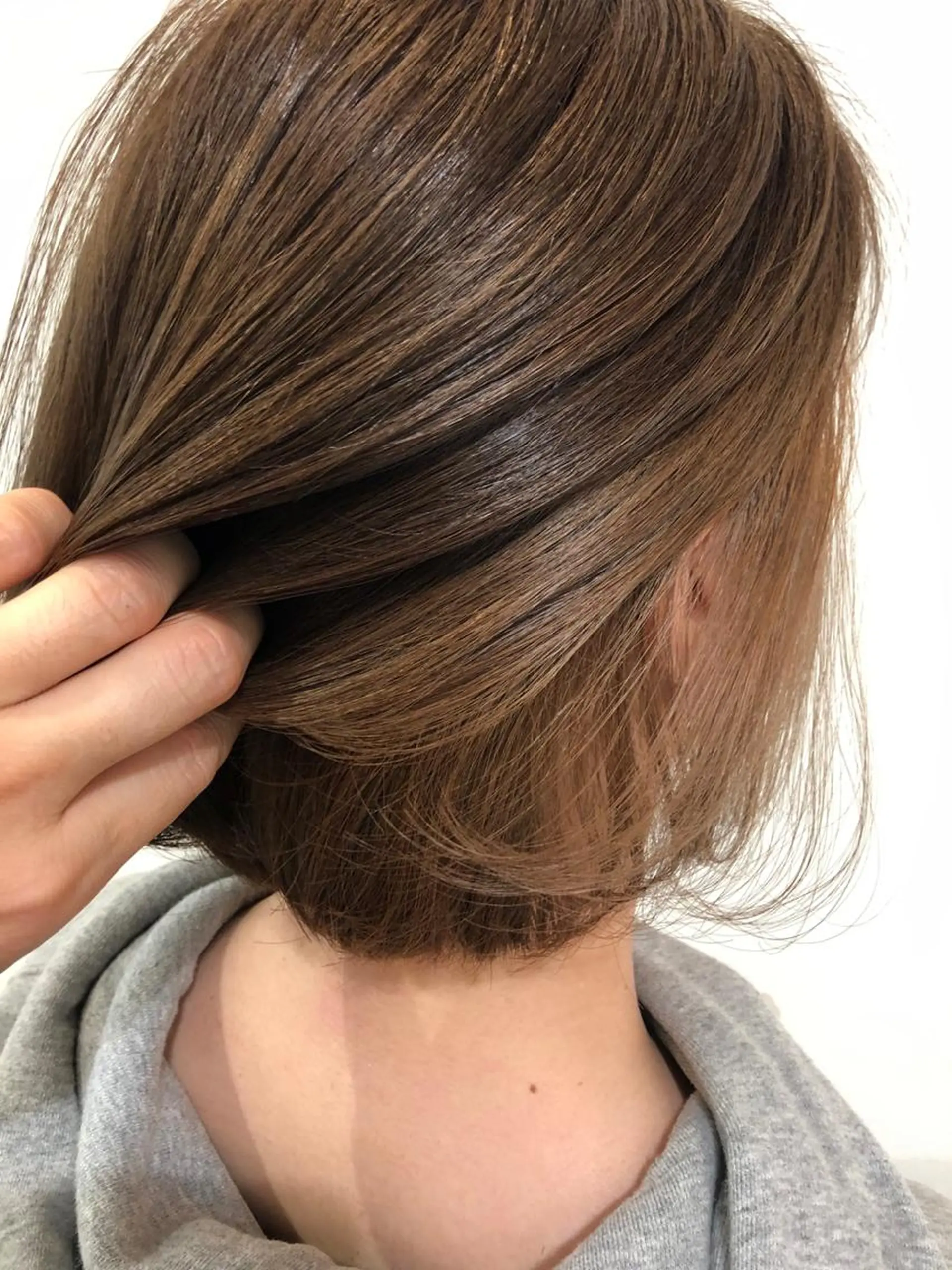 カラー 下池 紗加のヘアスタイル