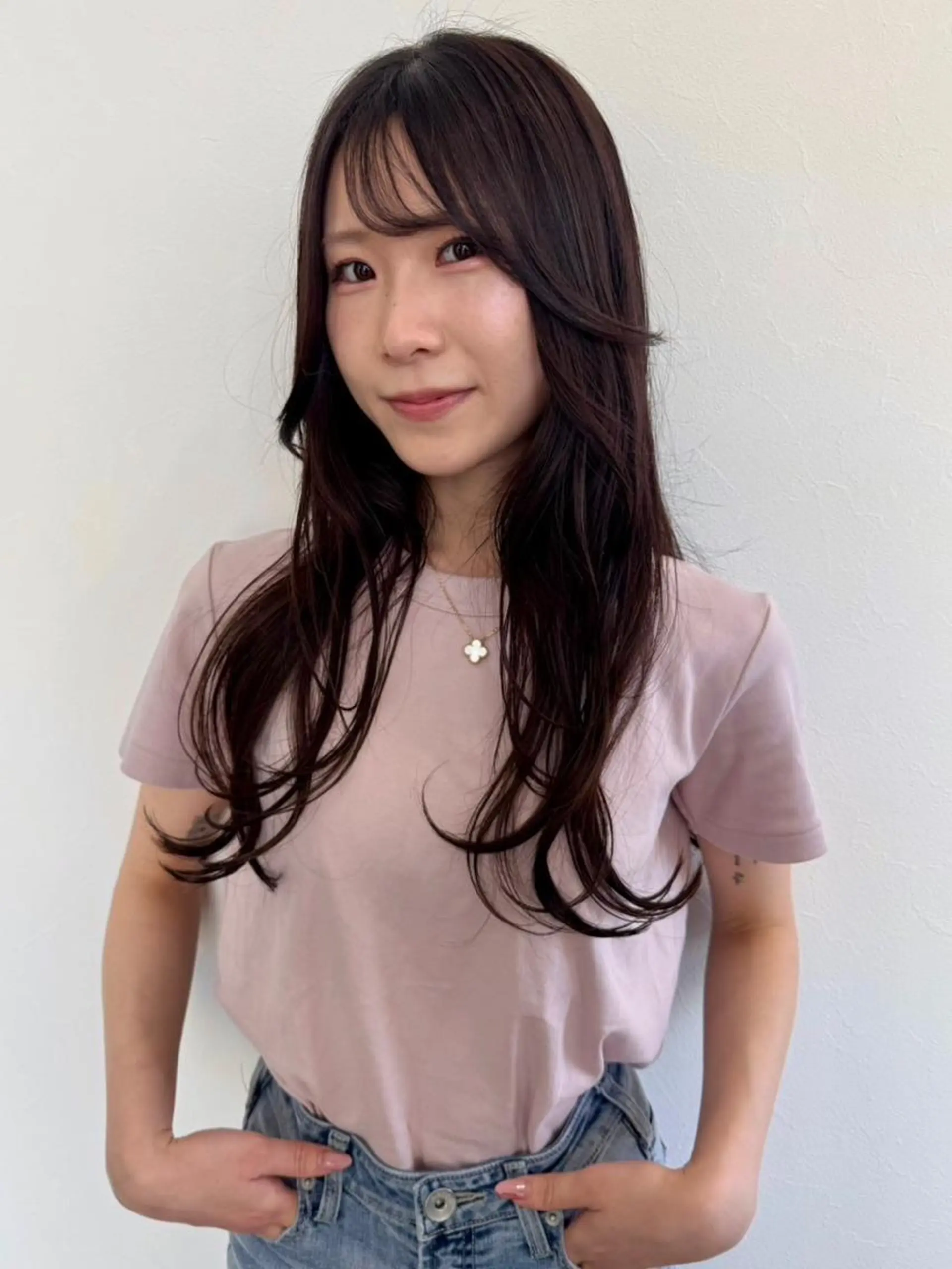 ロング カラー 岩﨑 智穂のヘアスタイル