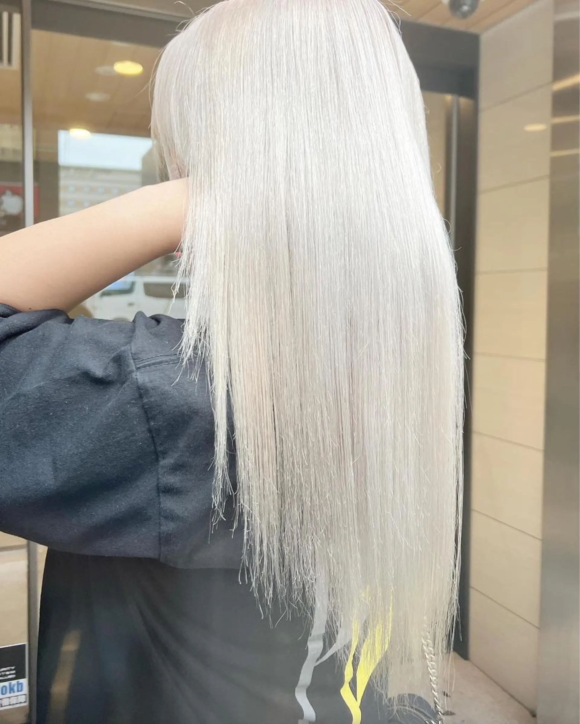 セミロング カラー GiseL アンリのヘアスタイル