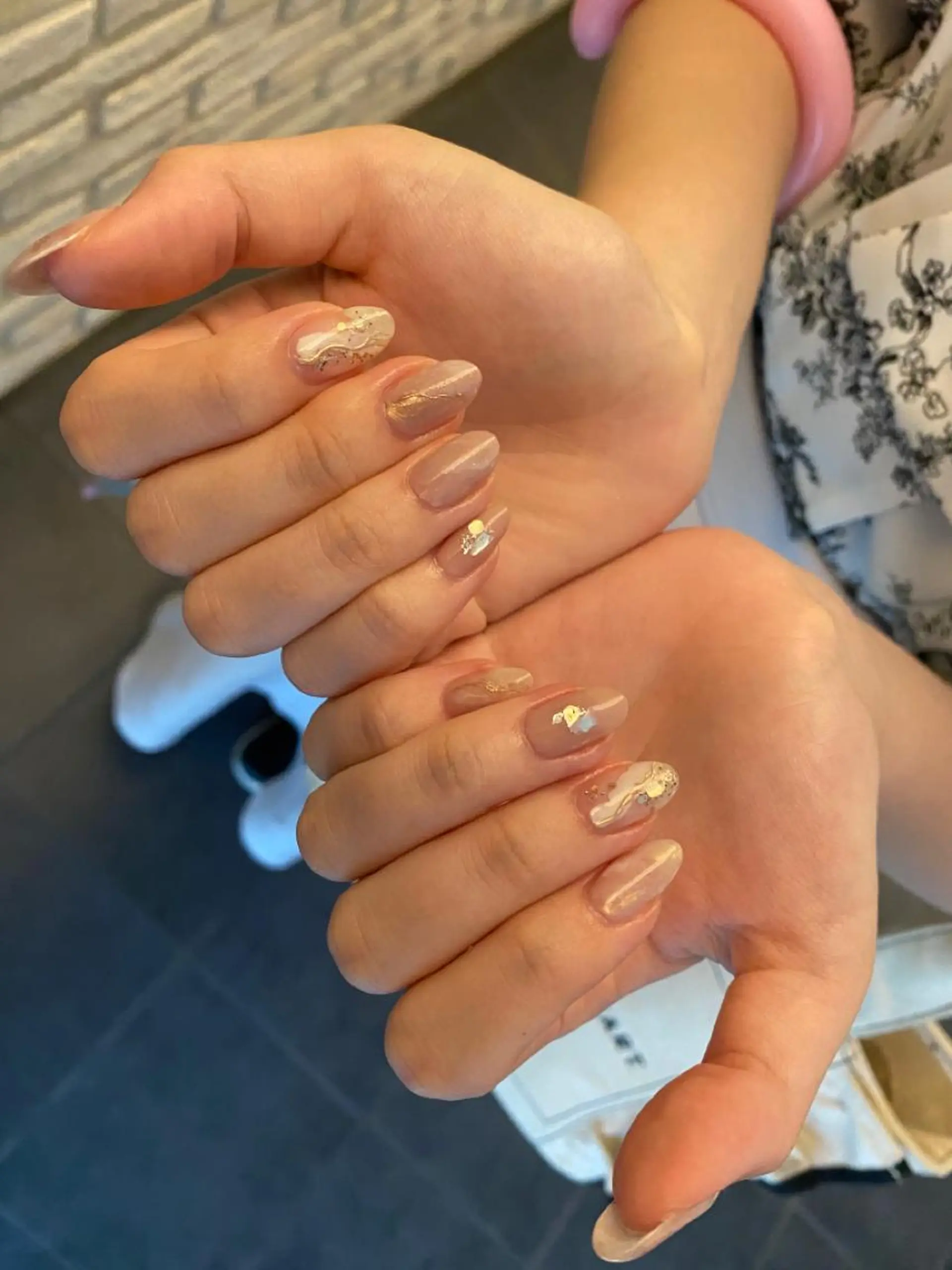 ネイル アニマル柄 アートネイル オーロラネイル クリアネイル 成人式 ハンドネイル ハンドケア Lililas サロン&スクールのネイルデザイン