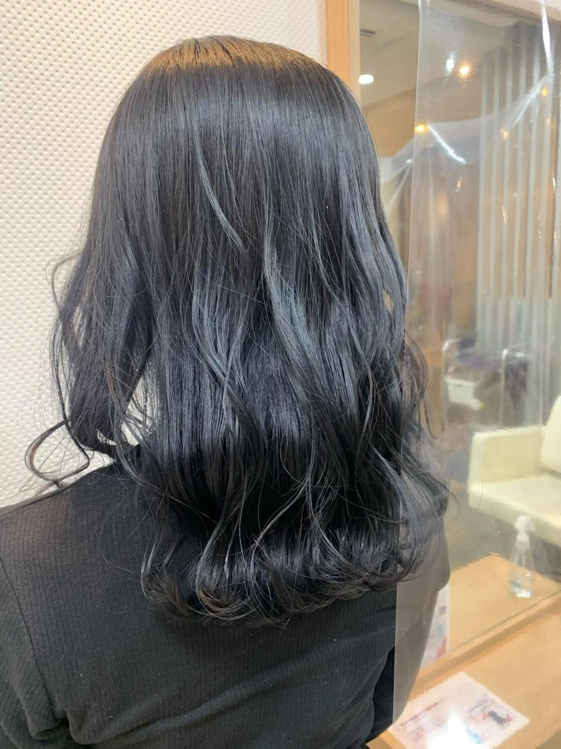 セミロング カラー 黒髪 透明感カラー グレーブラック ヘアカラー トリートメント ヘアセット 透け感✨ダメージレス カラーHana🤍のヘアスタイル