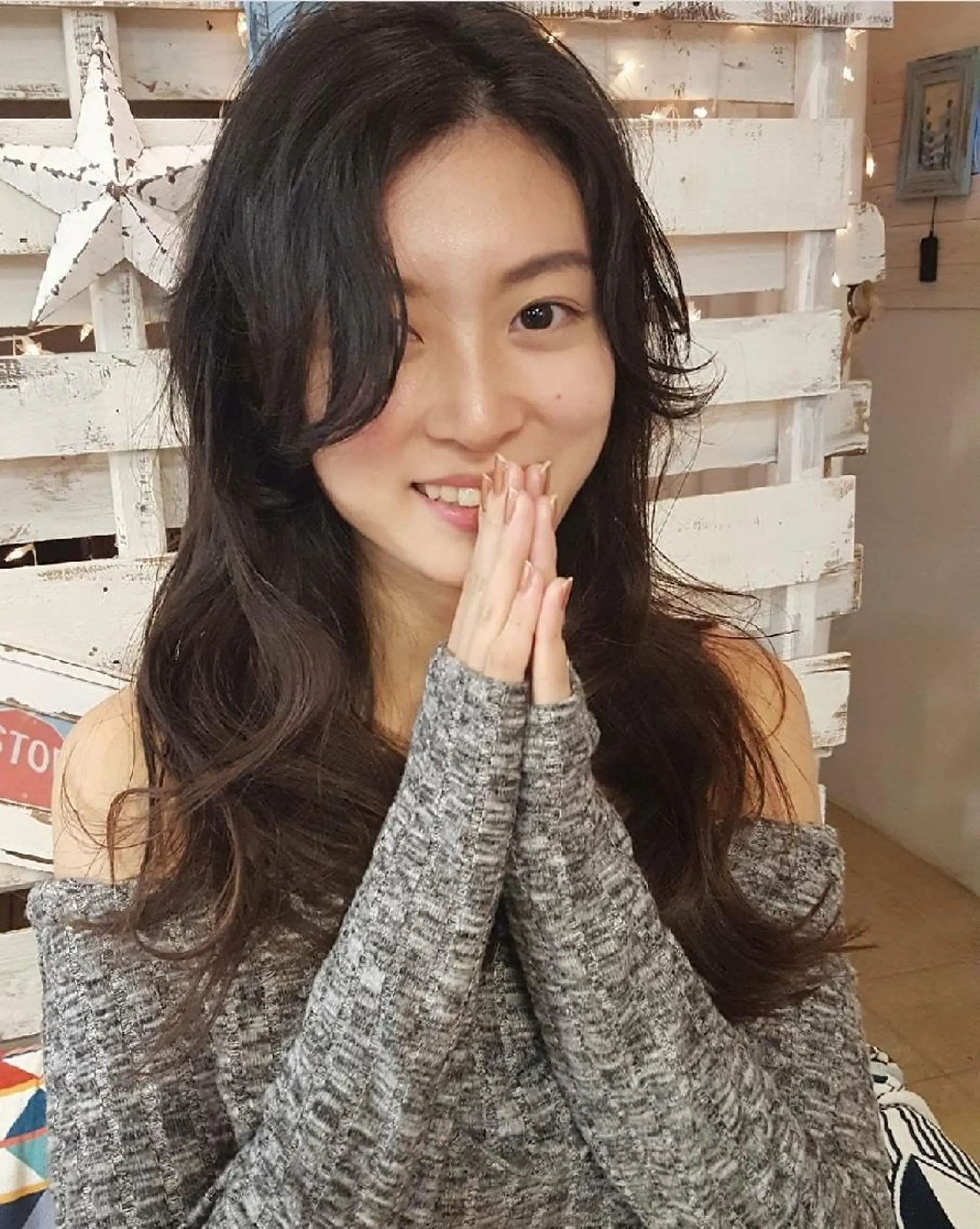 ロング カラー バレイヤージュ ベージュカラー 黒髪 ブルーカラー ブルーブラック カット ヘアカラー トリートメント フリーランス所属・韓国ヘア レイヤー くびれヘアMATSUのヘアスタイル