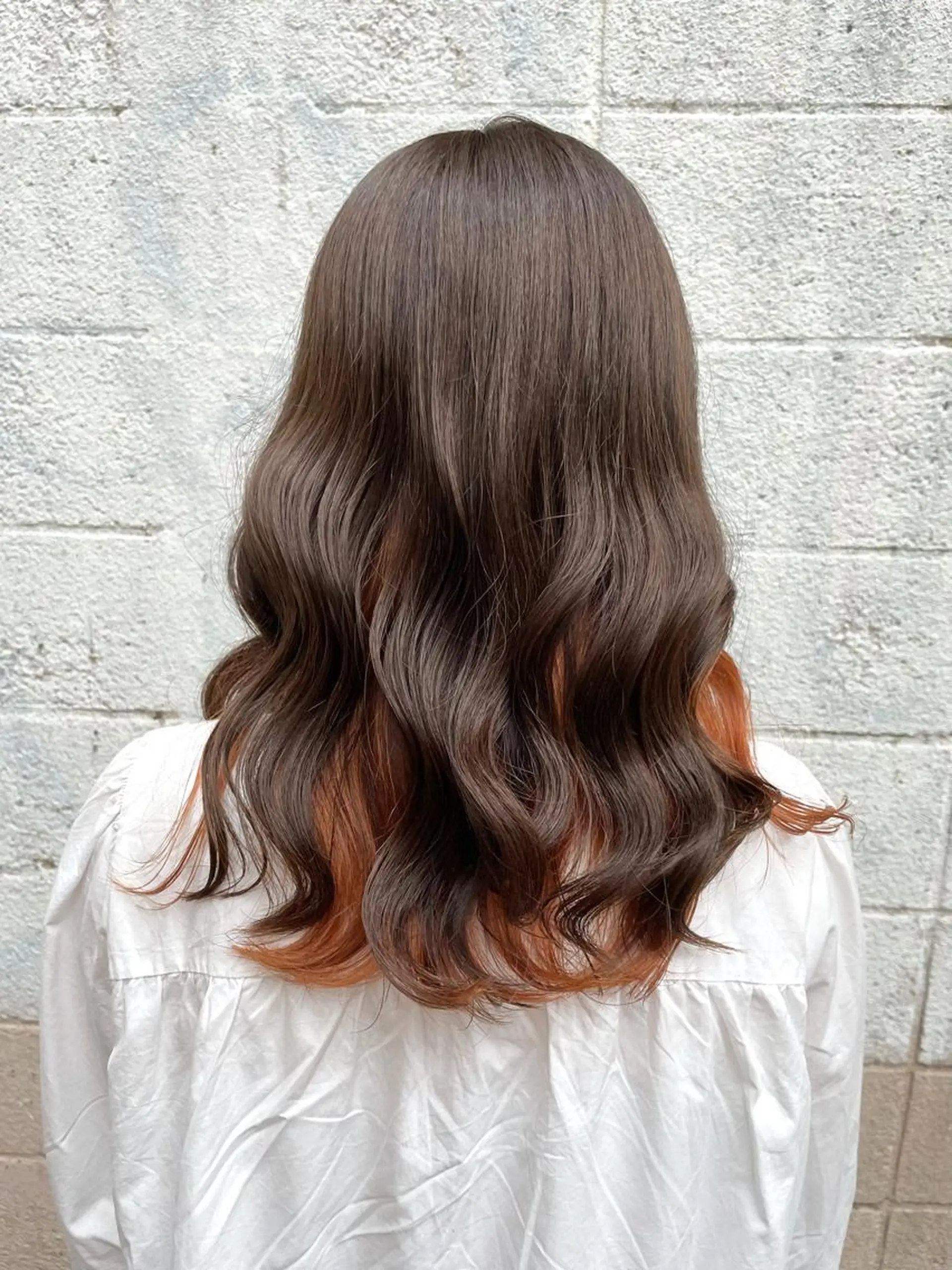 セミロング カラー ブリーチ オレンジ ヘアカラー トリートメント ヘアアレンジ にいた　かづしげのヘアスタイル