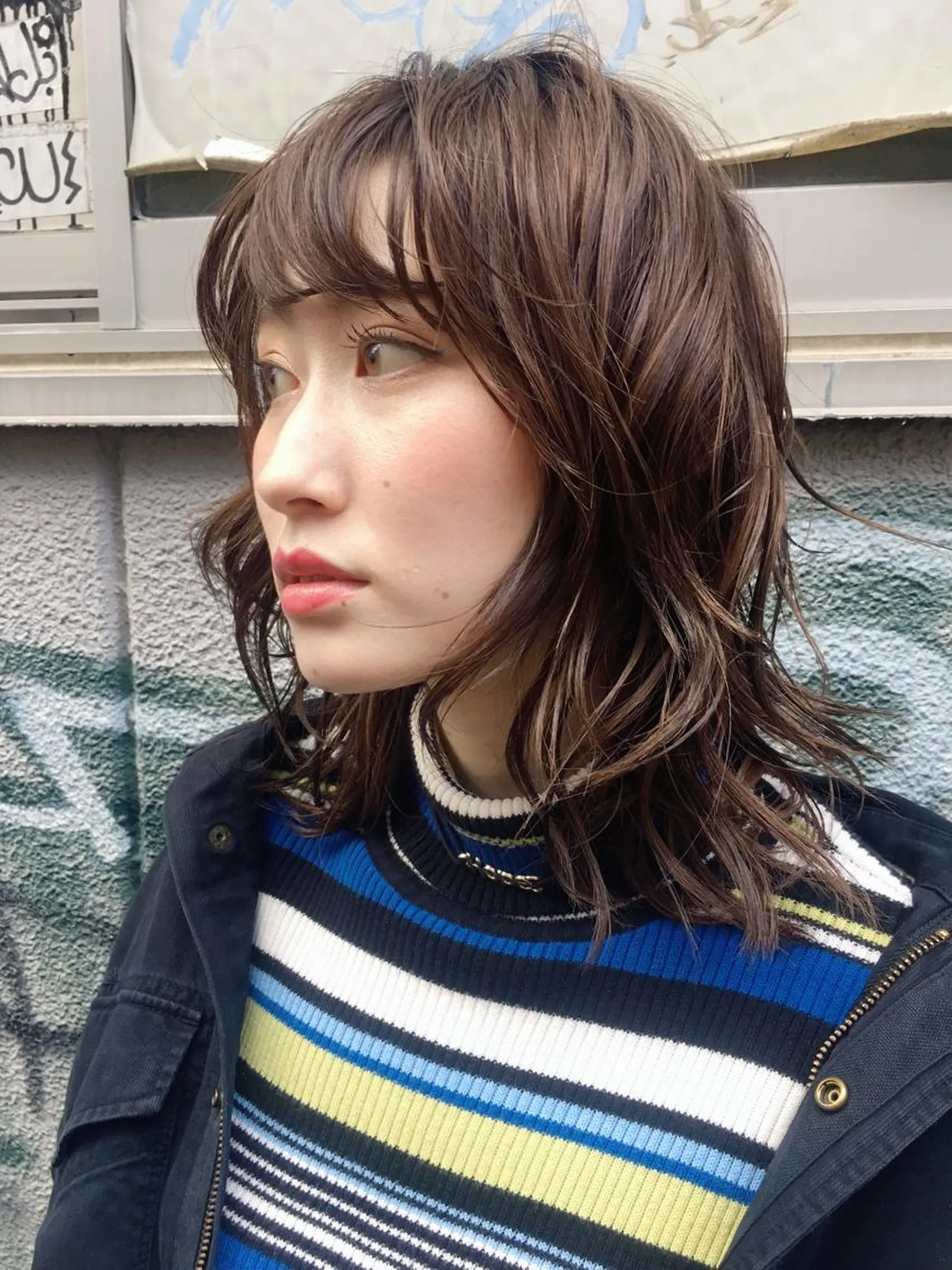 ミディアム カラー ウルフカット／吉村 桃子のヘアスタイル