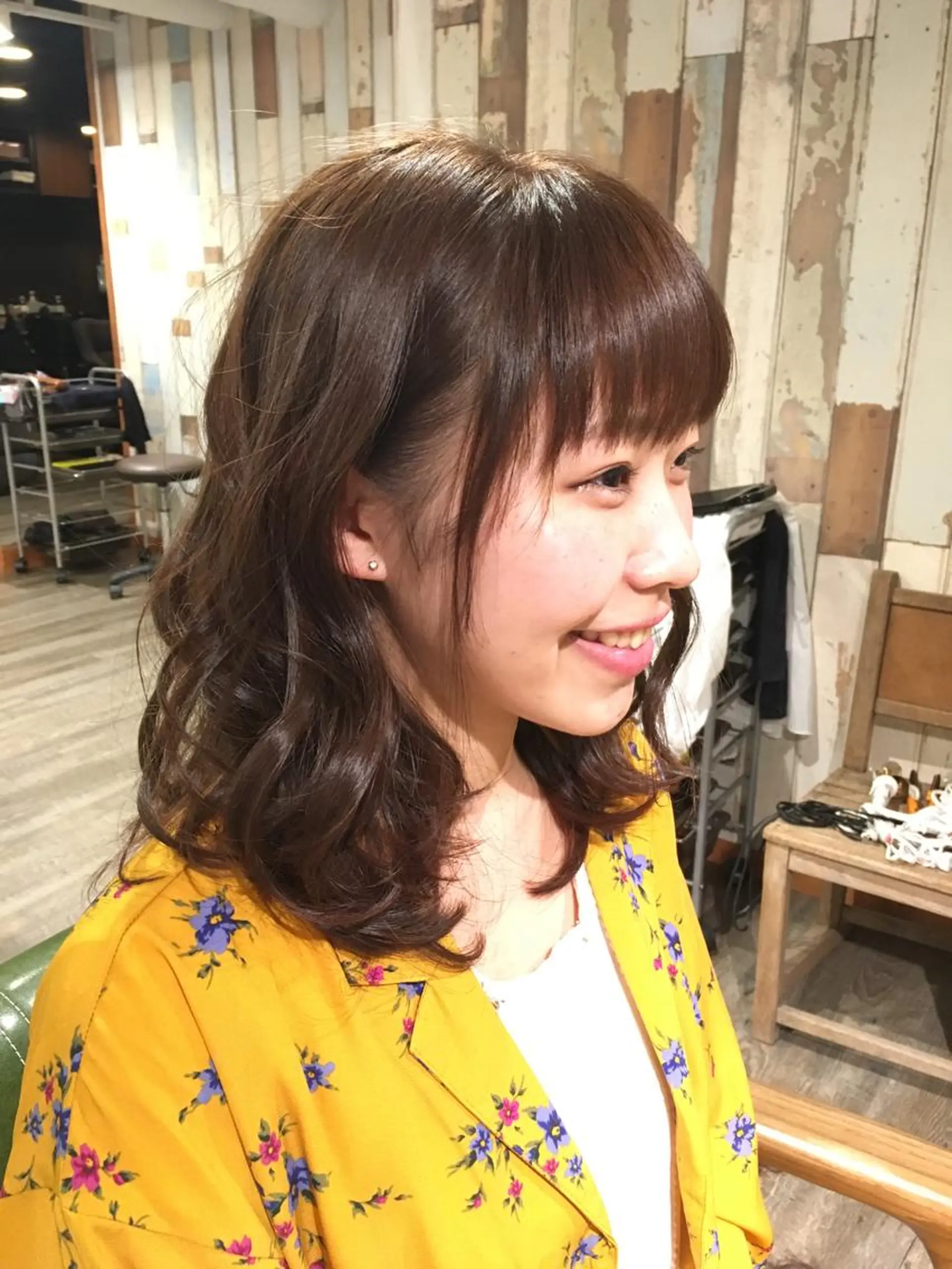 ミディアム カラー 牧野 ちおりのヘアスタイル