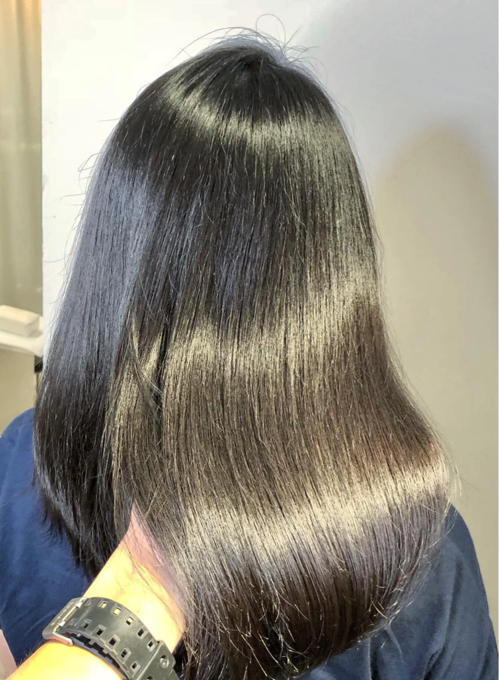 セミロング ブリーチカラー🌈 石垣翔太のヘアスタイル