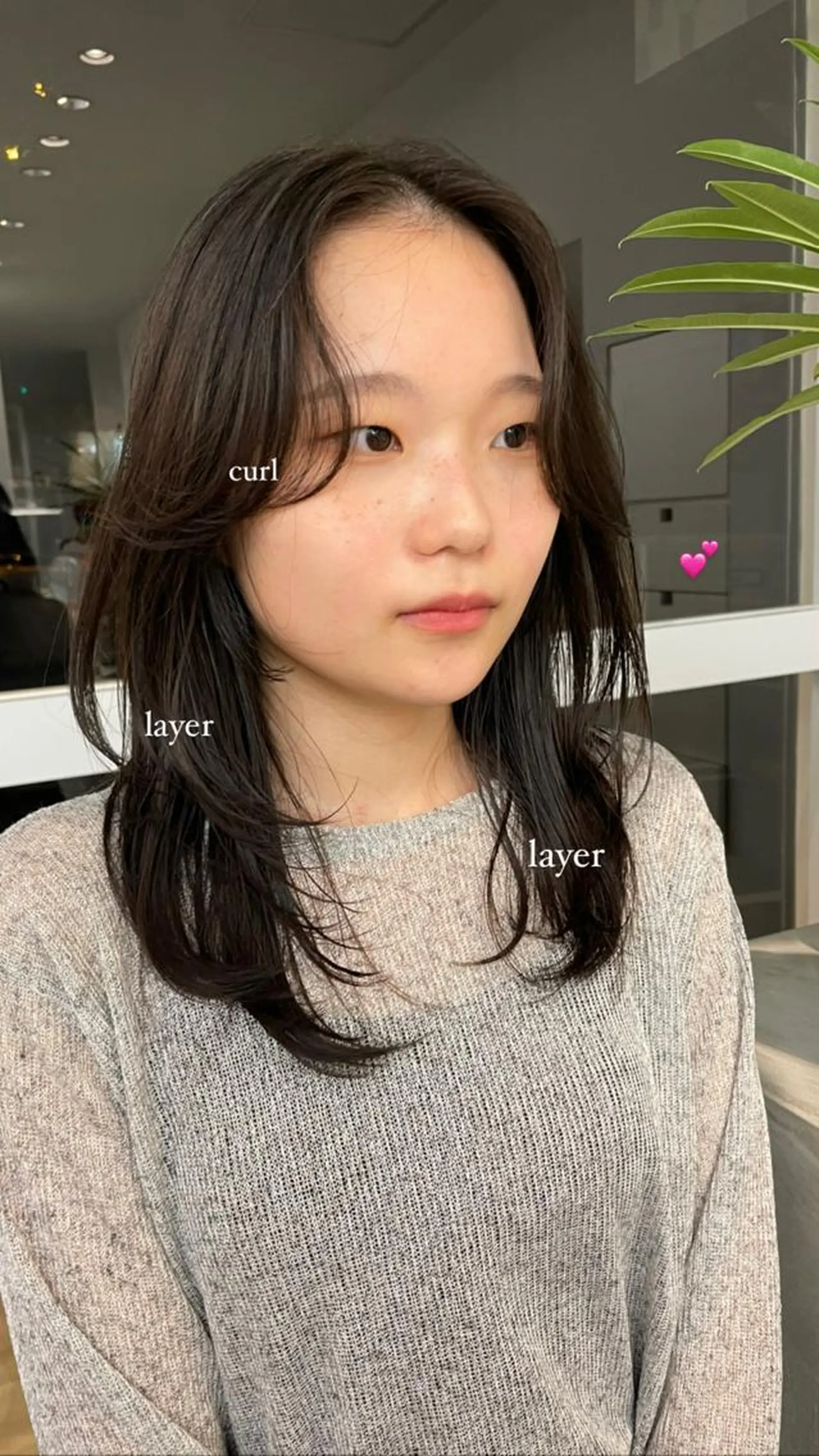 ロング 顔周りカット レイヤーカット amu所属・立野 莉央のヘアスタイル