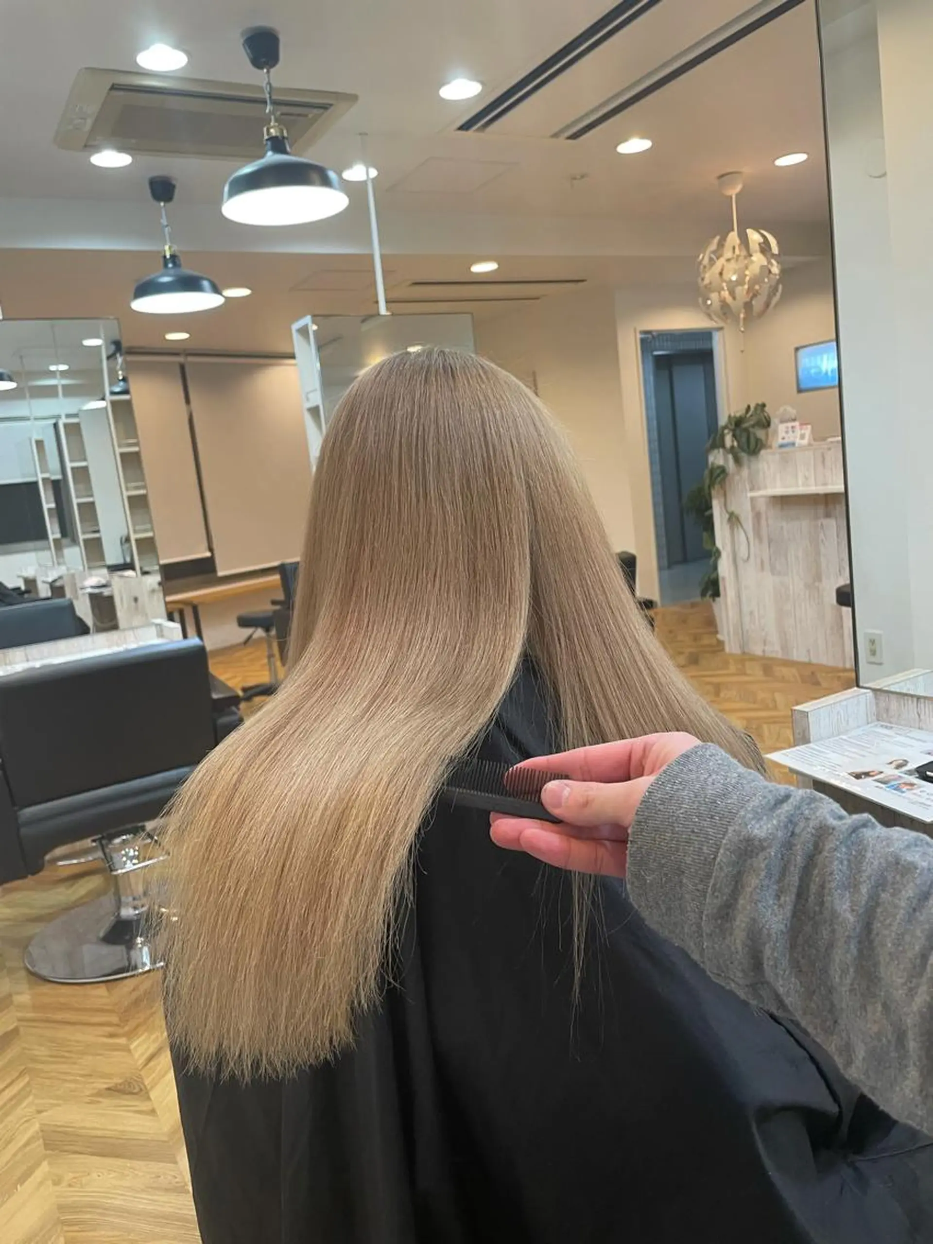 ロング ヘアカラー トリートメント ハイトーン髪質改善 家中貴典のヘアスタイル